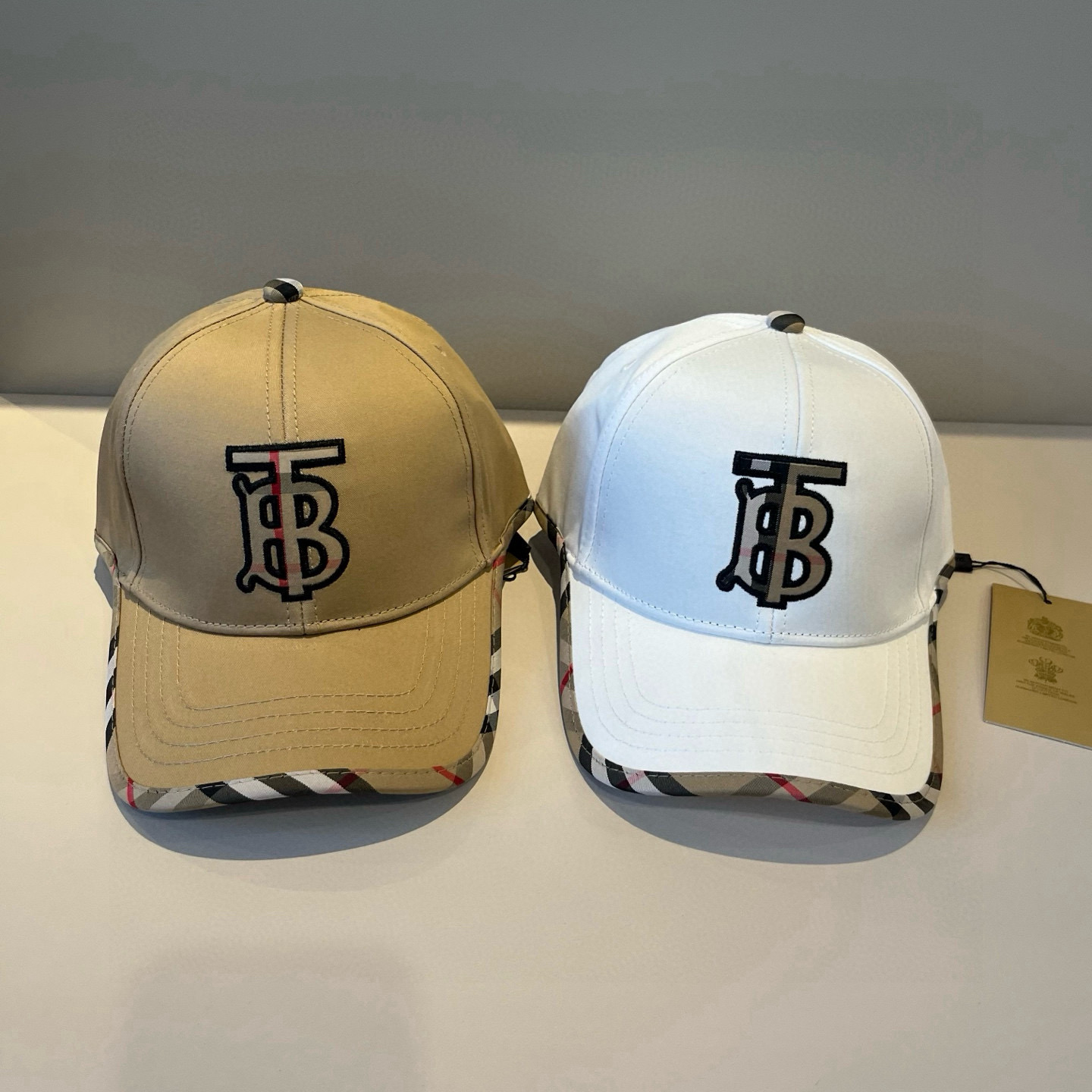  BURBERRY巴宝利早春新款棒球帽，简约尚时风，男女同款！高质品，尊享品质感！