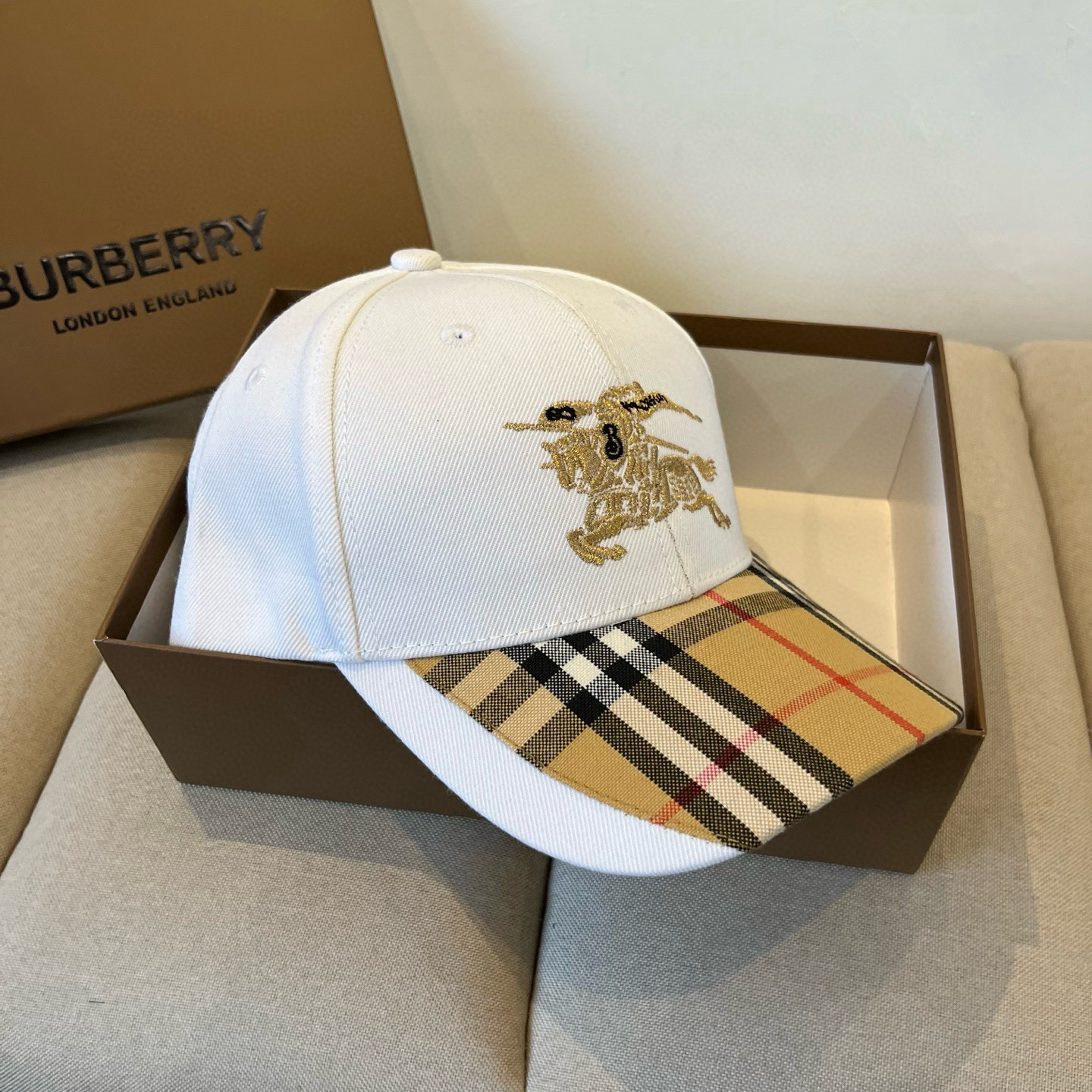  BURBERRY巴宝利早春新款棒球帽，简约尚时风，男女同款！高质品，尊享品质感！