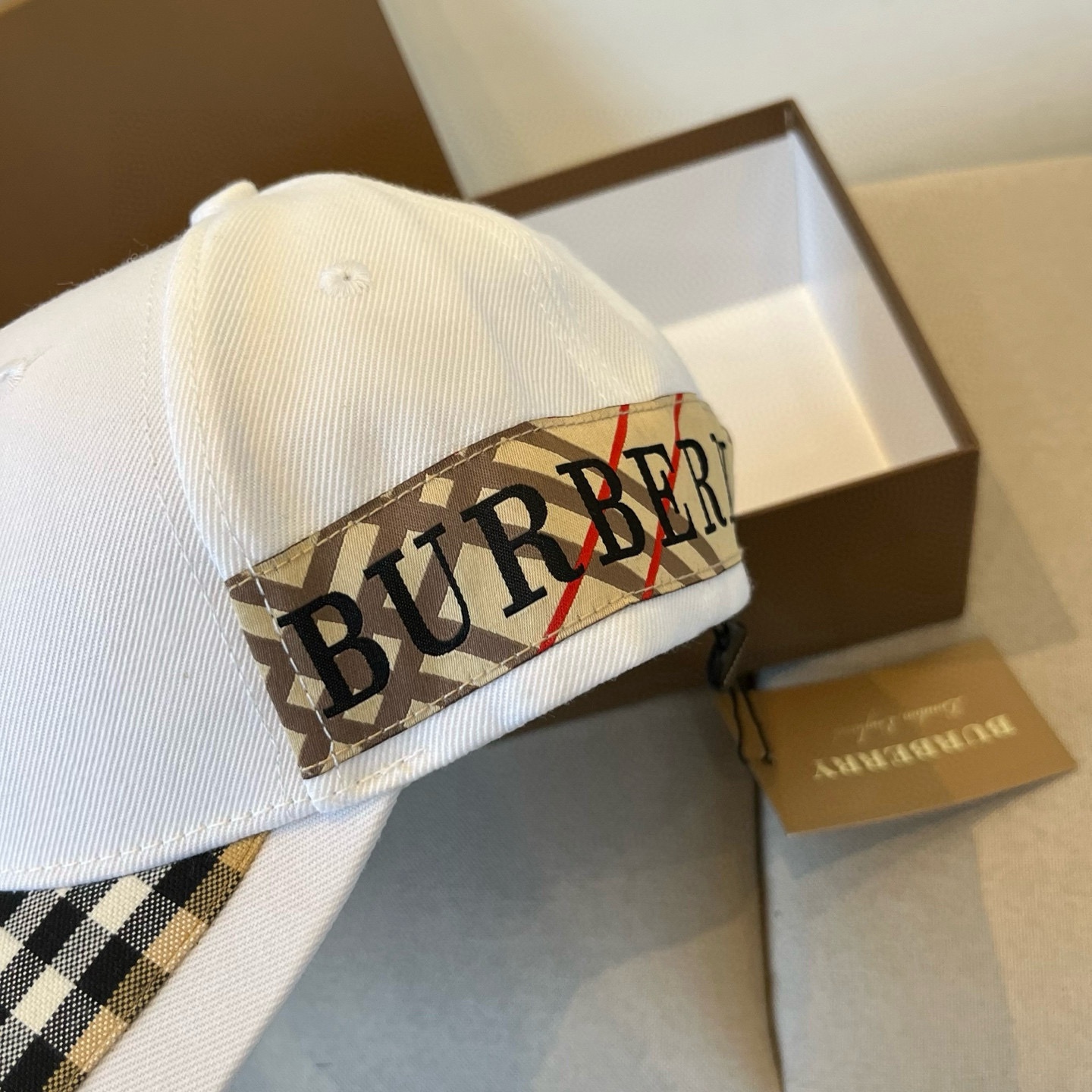  BURBERRY巴宝利早春新款棒球帽，简约尚时风，男女同款！高质品，尊享品质感！
