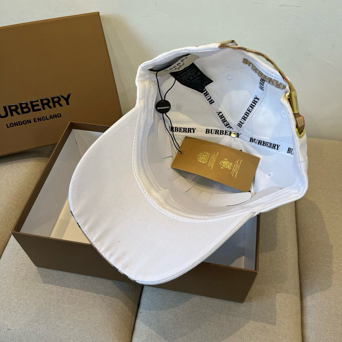  BURBERRY巴宝利早春新款棒球帽，简约尚时风，男女同款！高质品，尊享品质感！