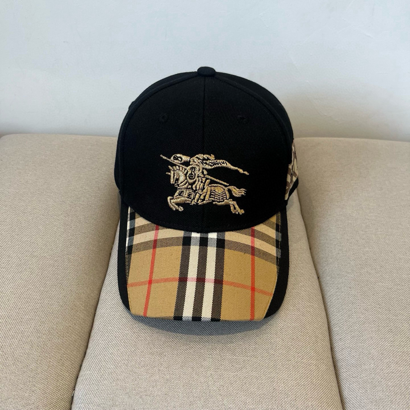  BURBERRY巴宝利早春新款棒球帽，简约尚时风，男女同款！高质品，尊享品质感！