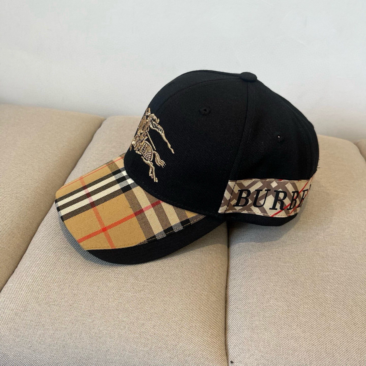  BURBERRY巴宝利早春新款棒球帽，简约尚时风，男女同款！高质品，尊享品质感！