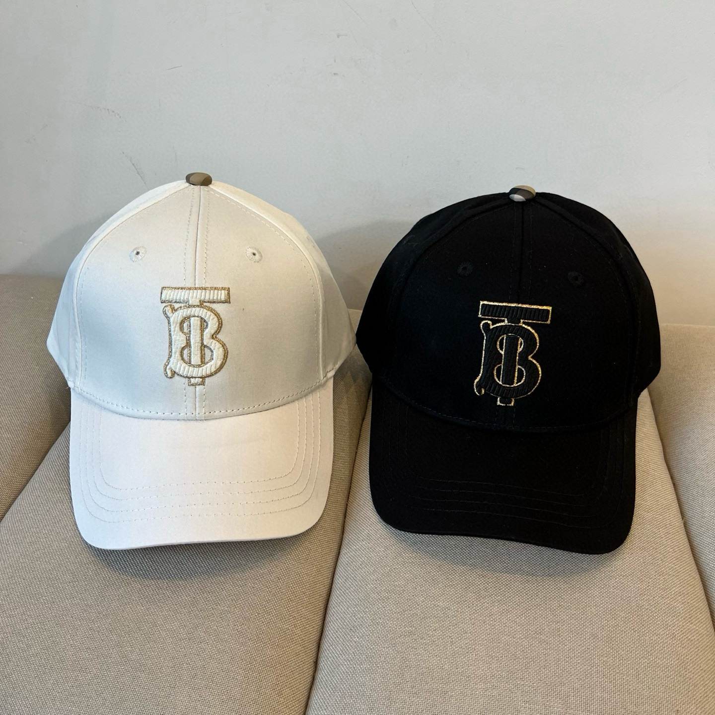  BURBERRY巴宝利早春新款棒球帽，简约尚时风，男女同款！高质品，尊享品质感！