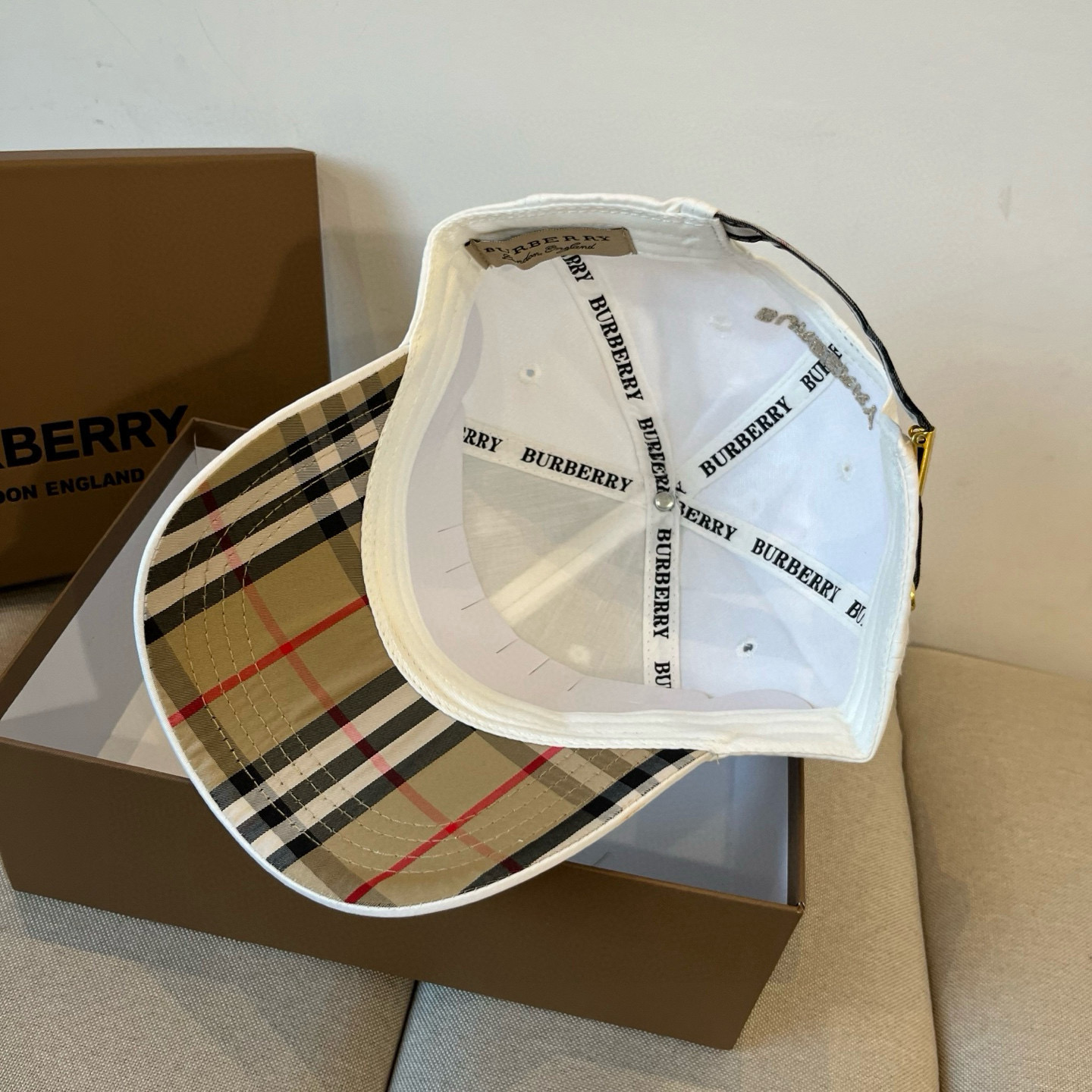  BURBERRY巴宝利早春新款棒球帽，简约尚时风，男女同款！高质品，尊享品质感！