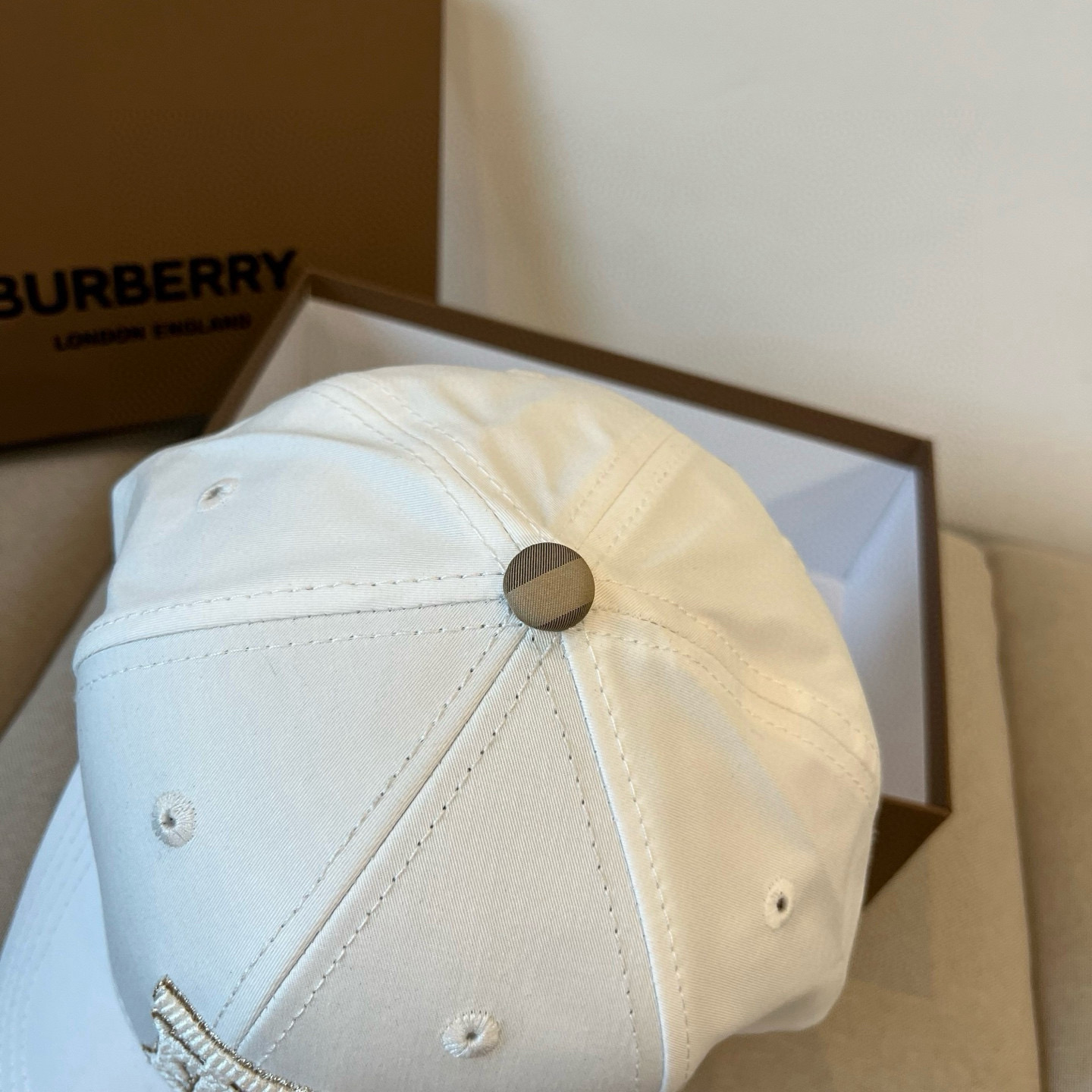  BURBERRY巴宝利早春新款棒球帽，简约尚时风，男女同款！高质品，尊享品质感！