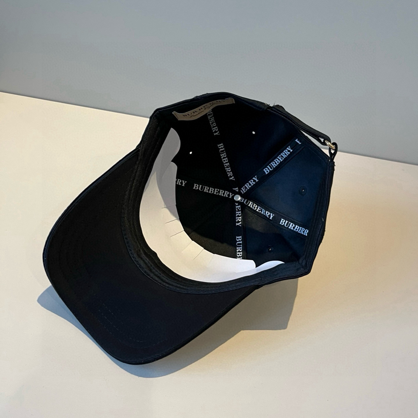  BURBERRY巴宝利早春新款棒球帽，简约尚时风，男女同款！高质品，尊享品质感！