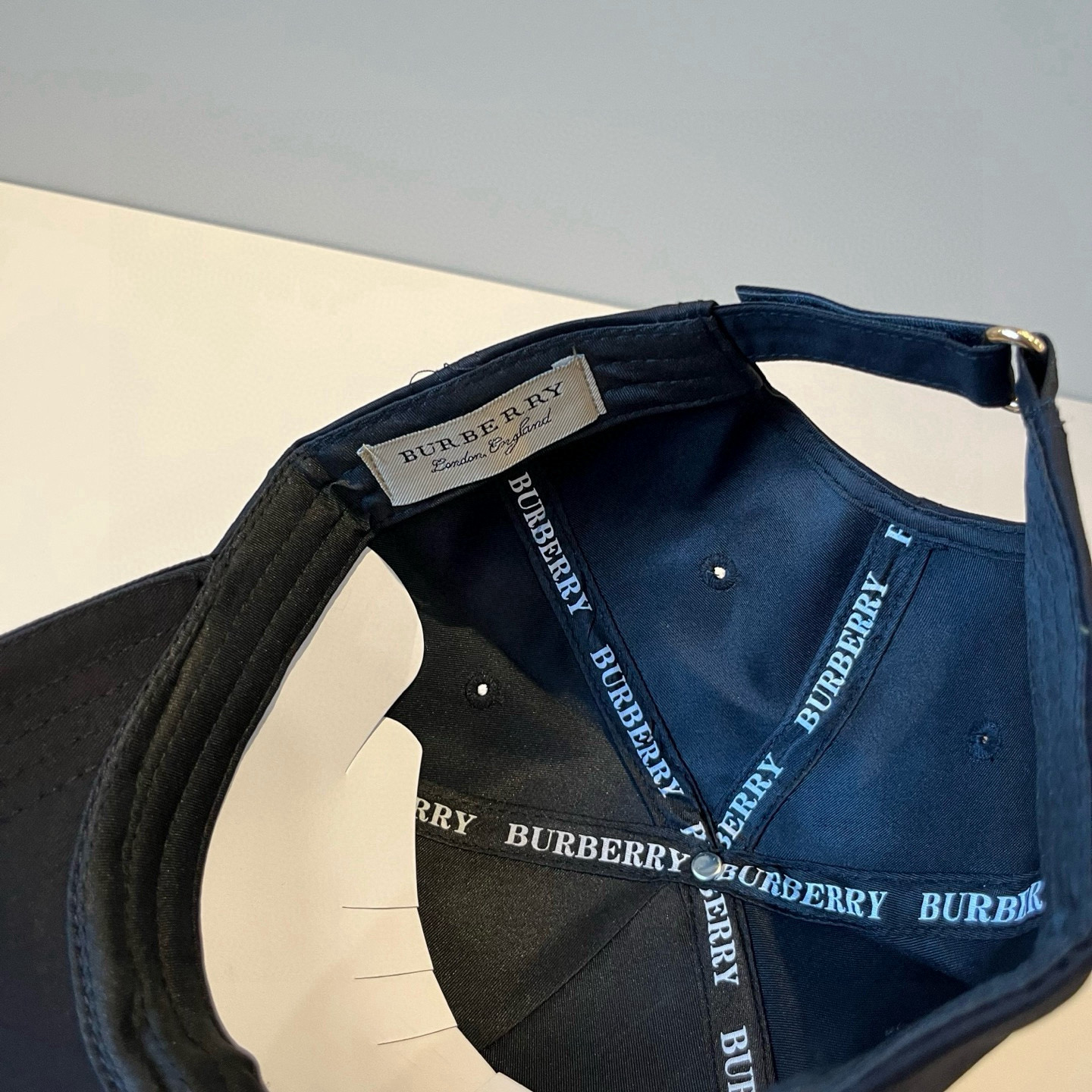  BURBERRY巴宝利早春新款棒球帽，简约尚时风，男女同款！高质品，尊享品质感！