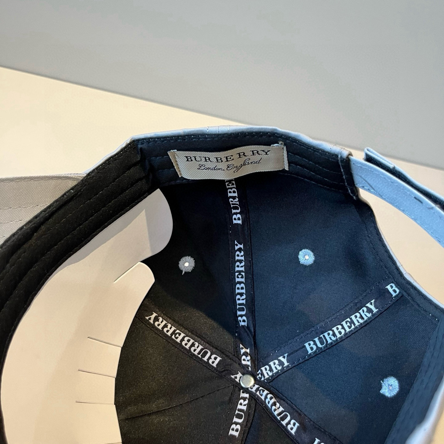  BURBERRY巴宝利早春新款棒球帽，简约尚时风，男女同款！高质品，尊享品质感！