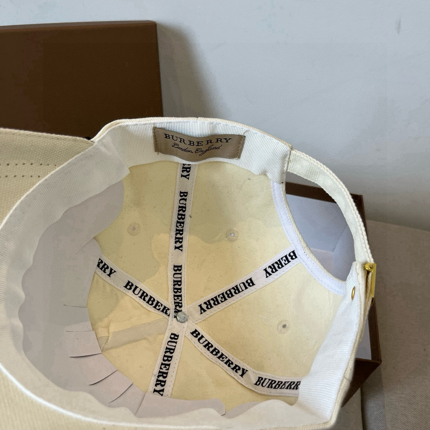  BURBERRY巴宝利早春新款棒球帽，简约尚时风，男女同款！高质品，尊享品质感！