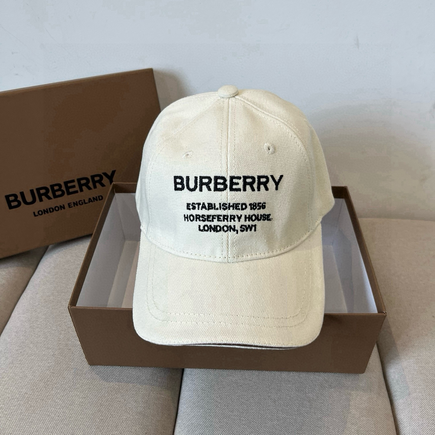  BURBERRY巴宝利早春新款棒球帽，简约尚时风，男女同款！高质品，尊享品质感！