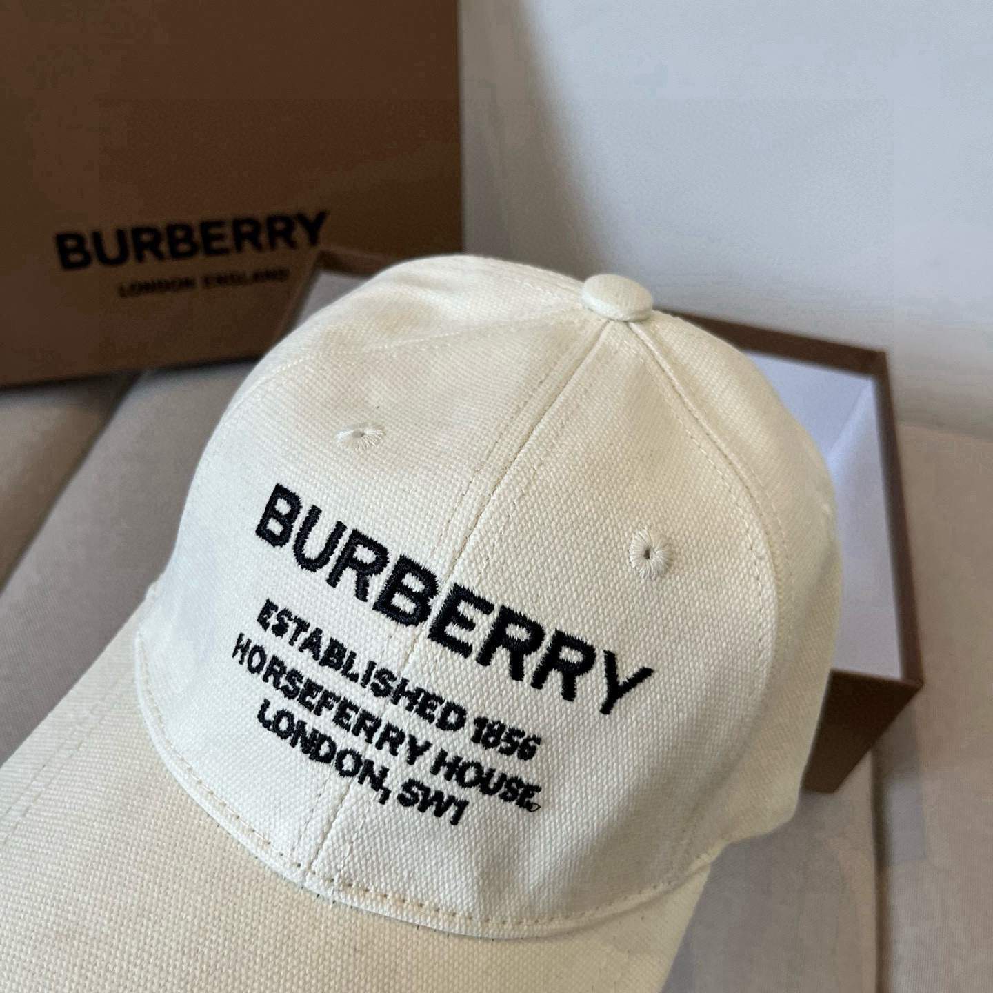  BURBERRY巴宝利早春新款棒球帽，简约尚时风，男女同款！高质品，尊享品质感！