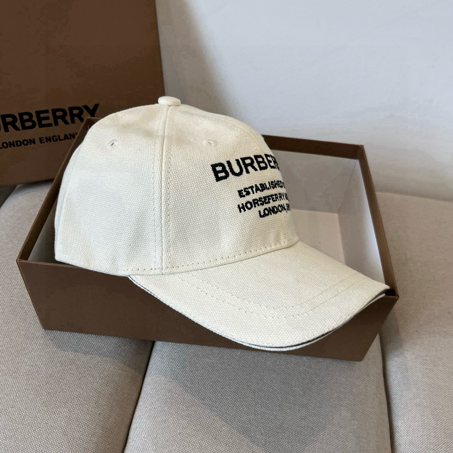  BURBERRY巴宝利早春新款棒球帽，简约尚时风，男女同款！高质品，尊享品质感！