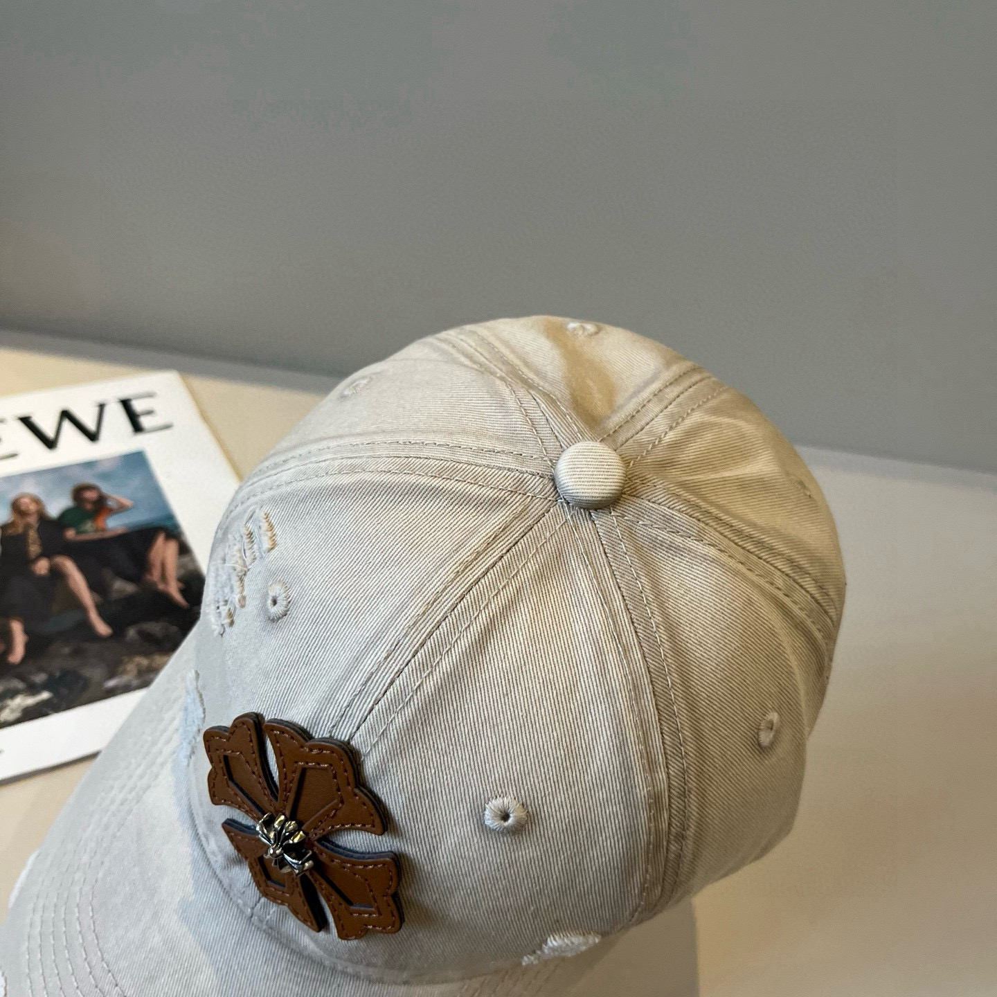  克罗心最新时尚前卫的休闲设计风格，戴上头就是这样好看看哦，做工精细，男女同款！