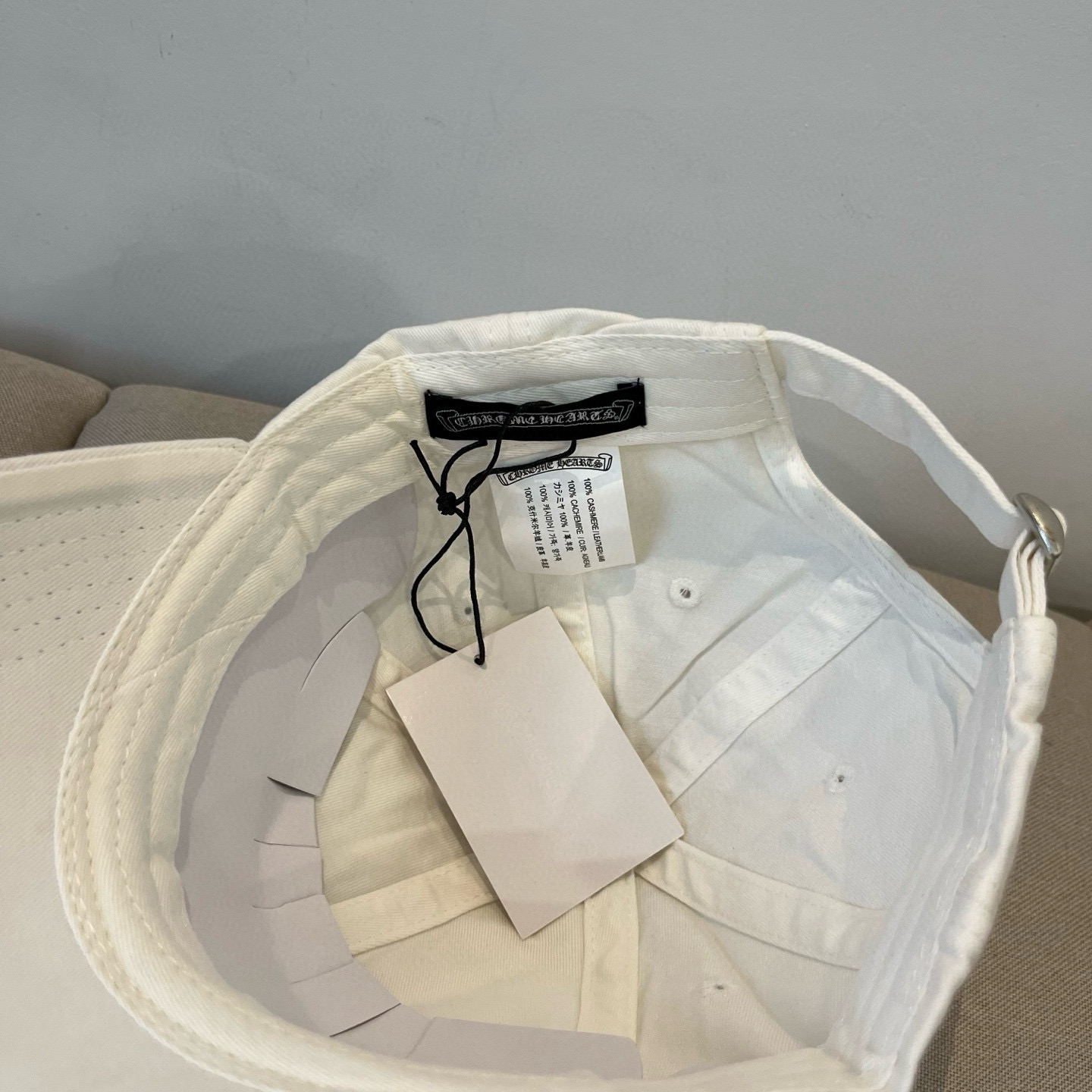  克罗心最新时尚前卫的休闲设计风格，戴上头就是这样好看看哦，做工精细，男女同款！