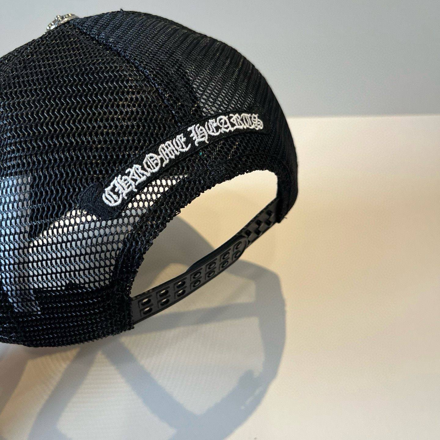  克罗心最新时尚前卫的休闲设计风格，戴上头就是这样好看看哦，做工精细，男女同款！