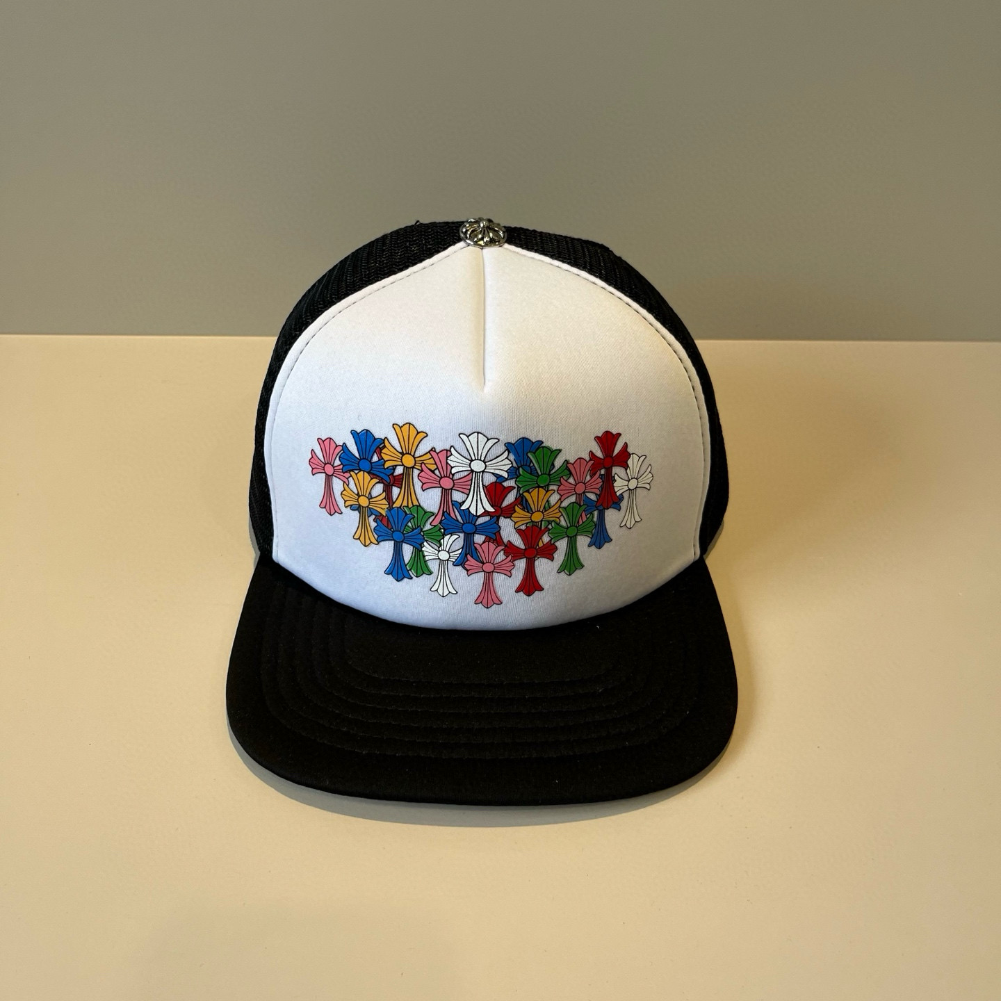  克罗心最新时尚前卫的休闲设计风格，戴上头就是这样好看看哦，做工精细，男女同款！