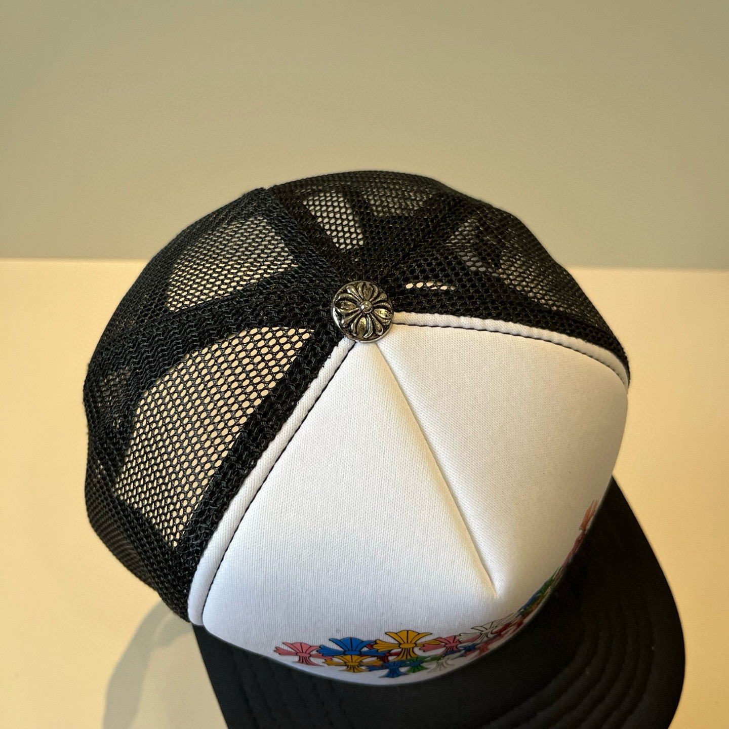  克罗心最新时尚前卫的休闲设计风格，戴上头就是这样好看看哦，做工精细，男女同款！