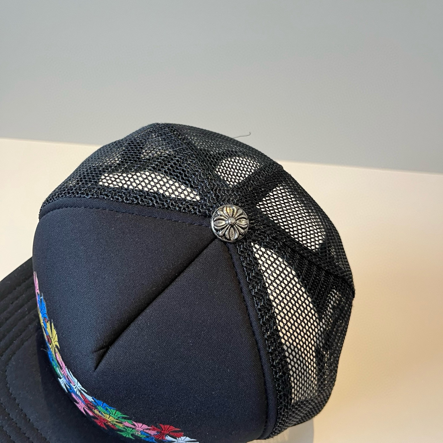  克罗心最新时尚前卫的休闲设计风格，戴上头就是这样好看看哦，做工精细，男女同款！