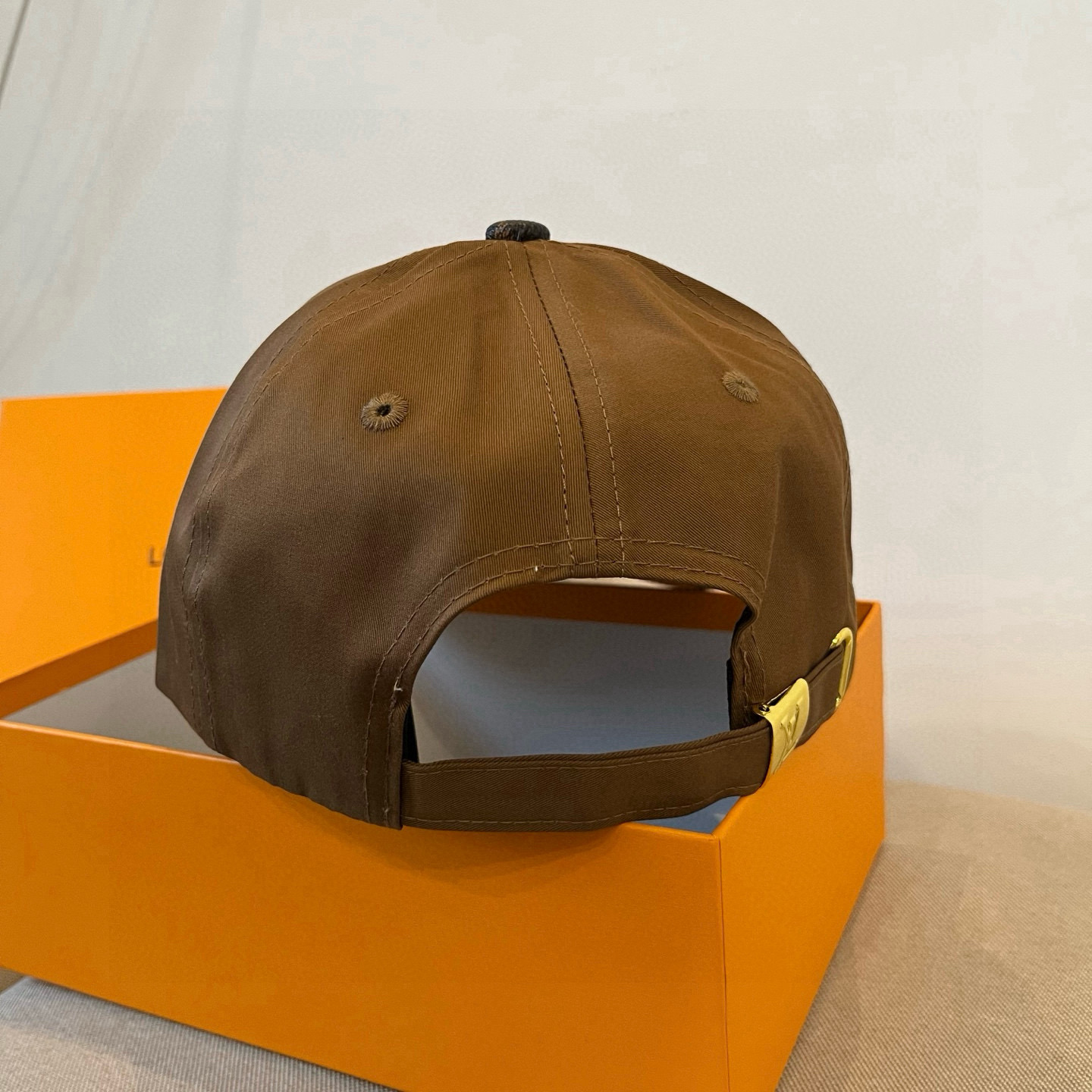 🧢路易威登棒球帽 LouisVuitton😍新款LV棒球帽，重工打造♥️高端大气，百搭款🤗男女通用！跑量