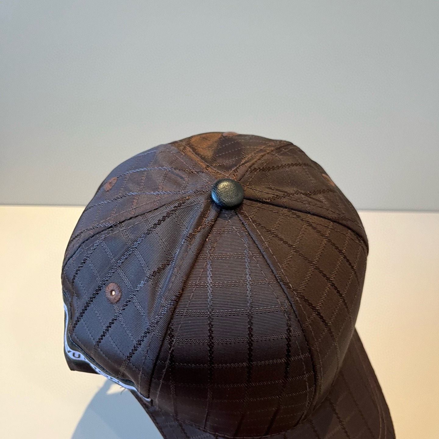 🧢路易威登棒球帽 LouisVuitton😍新款LV棒球帽，重工打造♥️高端大气，百搭款🤗男女通用！跑量