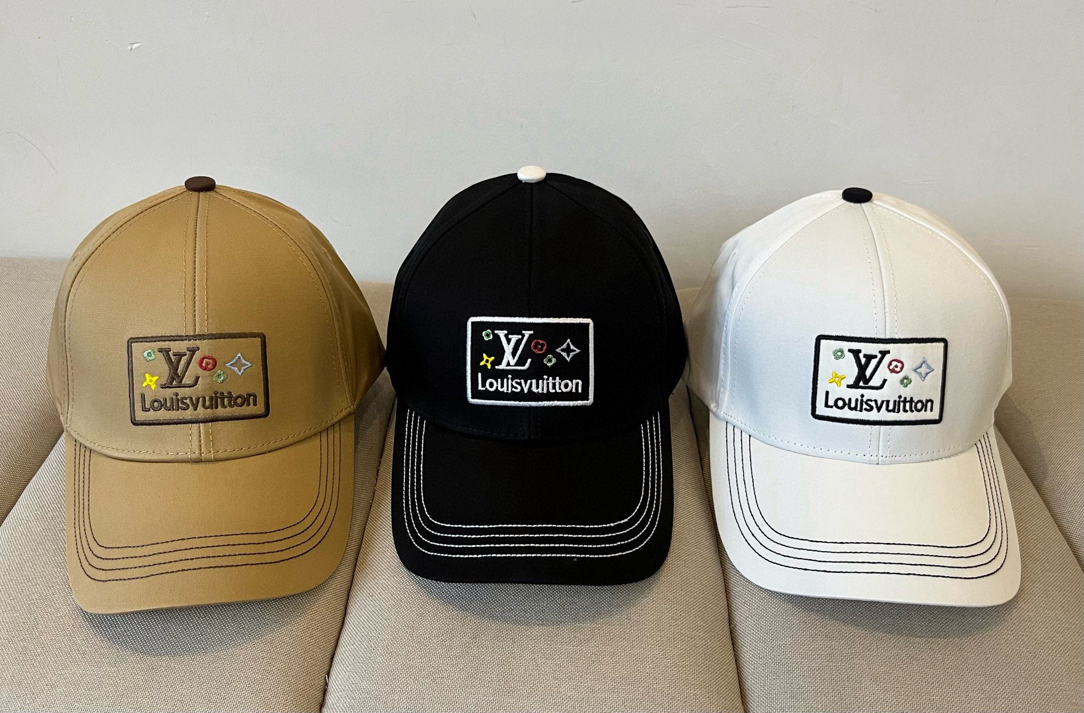 🧢路易威登棒球帽 LouisVuitton😍新款LV棒球帽，重工打造♥️高端大气，百搭款🤗男女通用！跑量