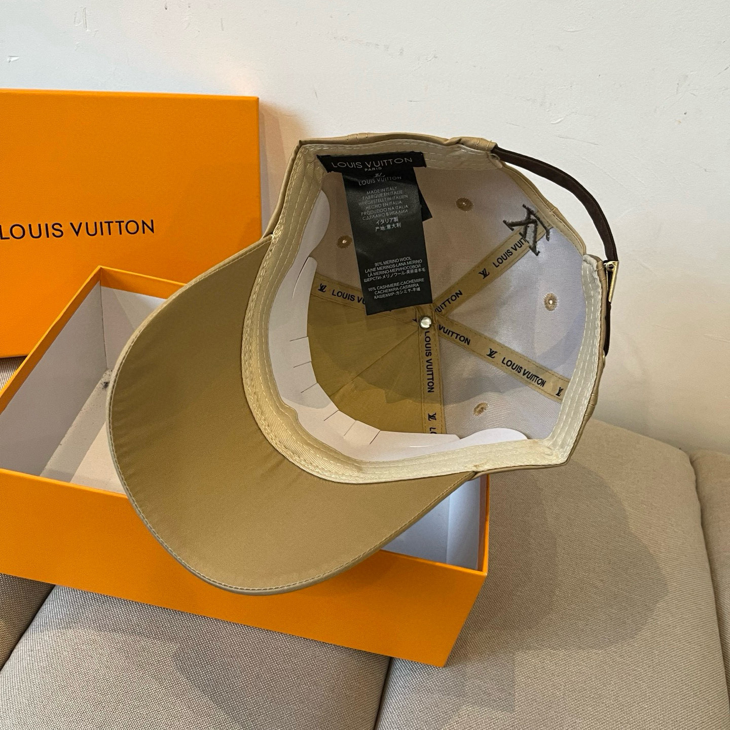 🧢路易威登棒球帽 LouisVuitton😍新款LV棒球帽，重工打造♥️高端大气，百搭款🤗男女通用！跑量