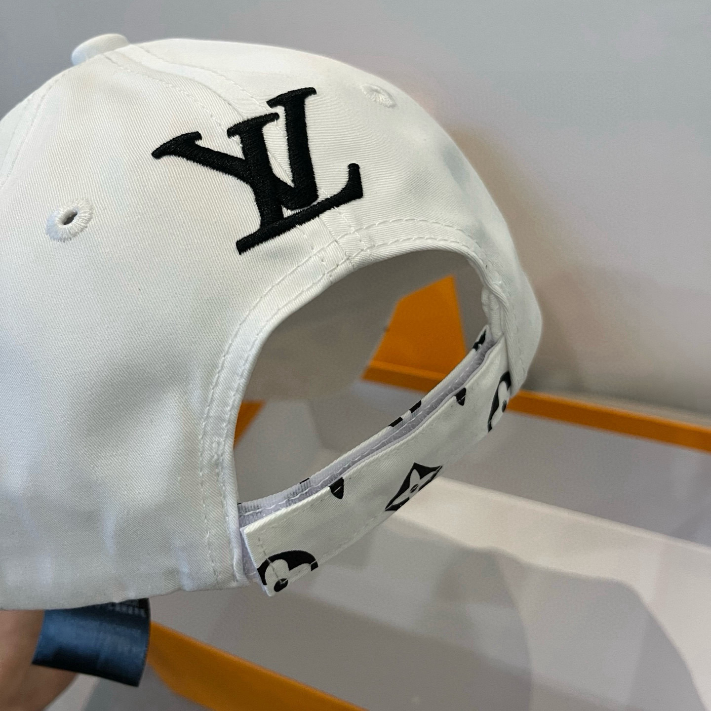 🧢路易威登棒球帽 LouisVuitton😍新款LV棒球帽，重工打造♥️高端大气，百搭款🤗男女通用！跑量