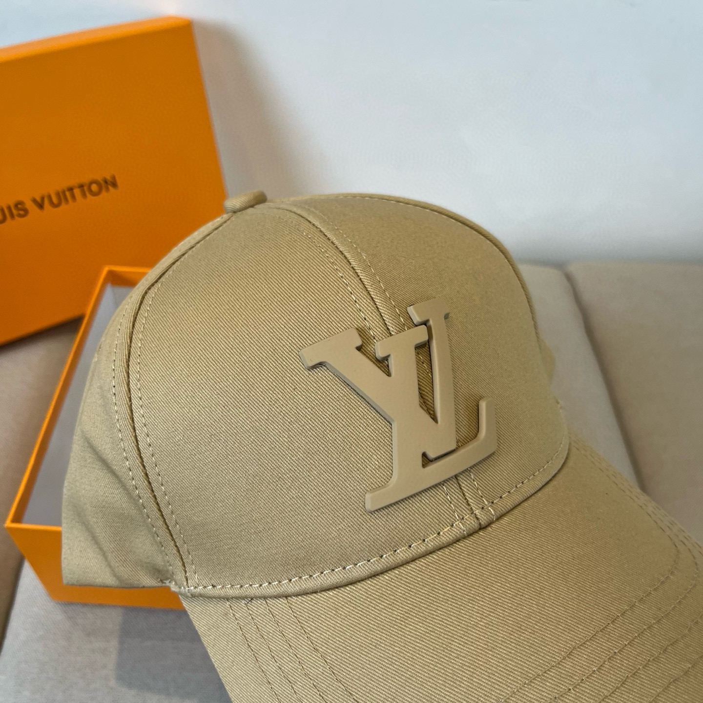 🧢路易威登棒球帽 LouisVuitton😍新款LV棒球帽，重工打造♥️高端大气，百搭款🤗男女通用！跑量