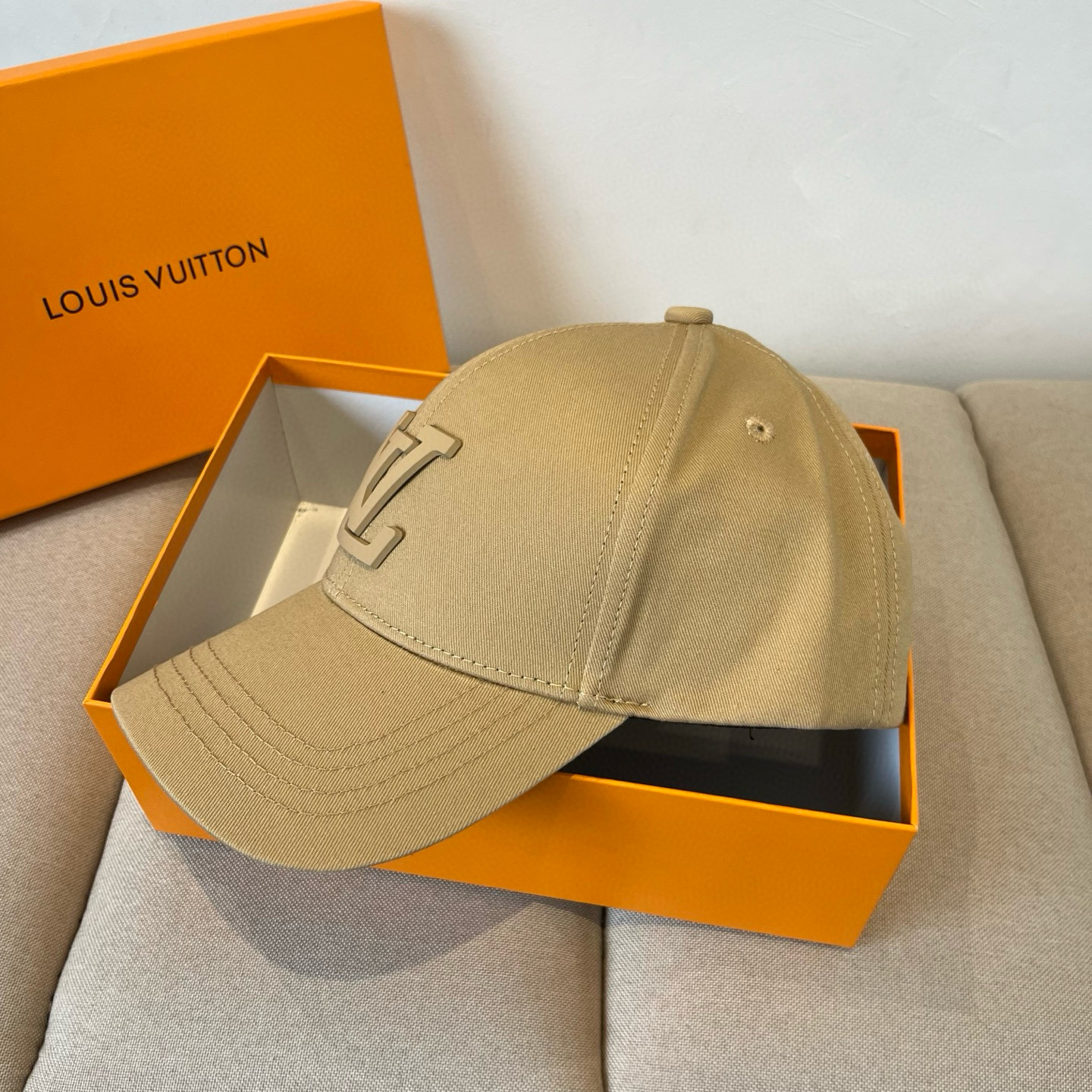 🧢路易威登棒球帽 LouisVuitton😍新款LV棒球帽，重工打造♥️高端大气，百搭款🤗男女通用！跑量
