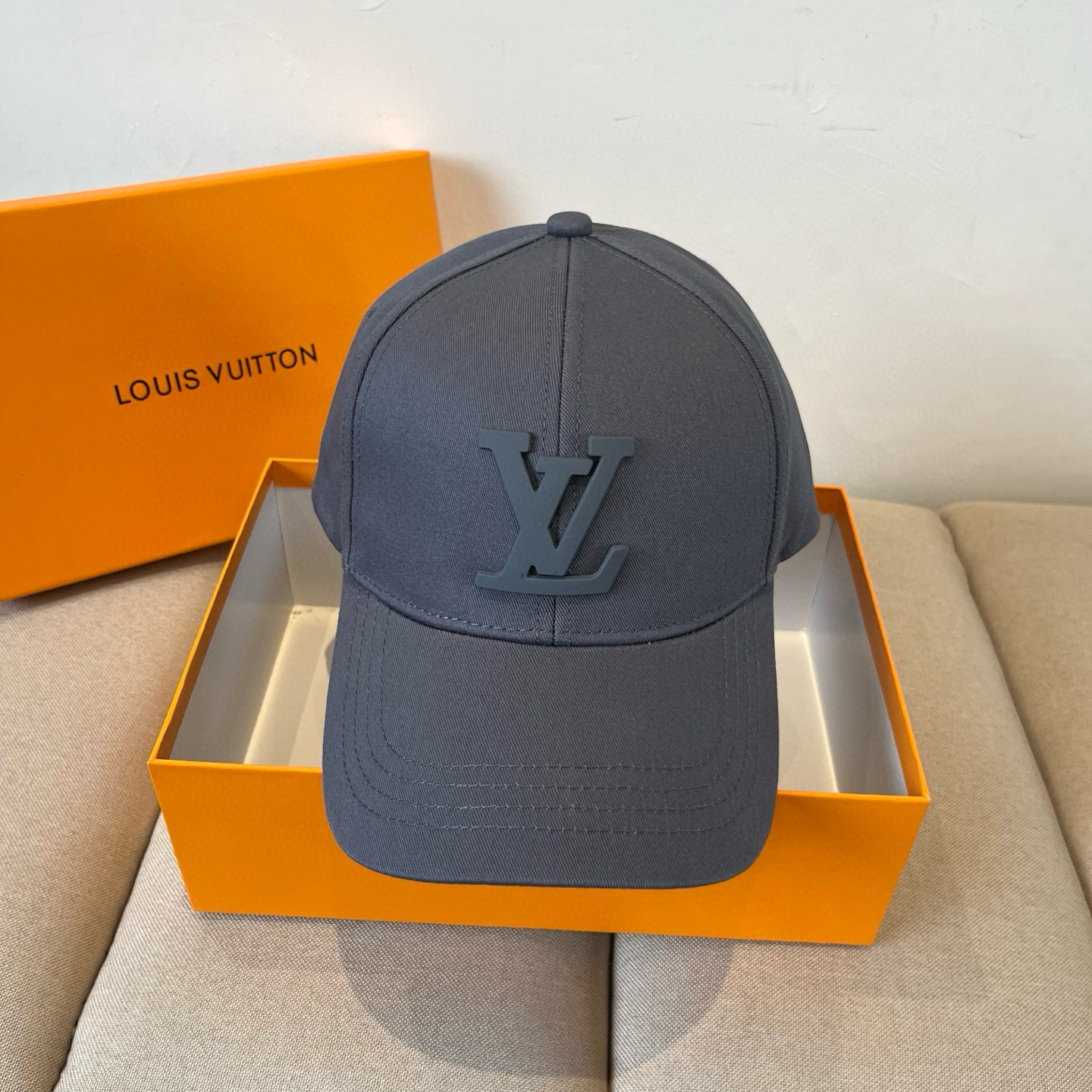 🧢路易威登棒球帽 LouisVuitton😍新款LV棒球帽，重工打造♥️高端大气，百搭款🤗男女通用！跑量