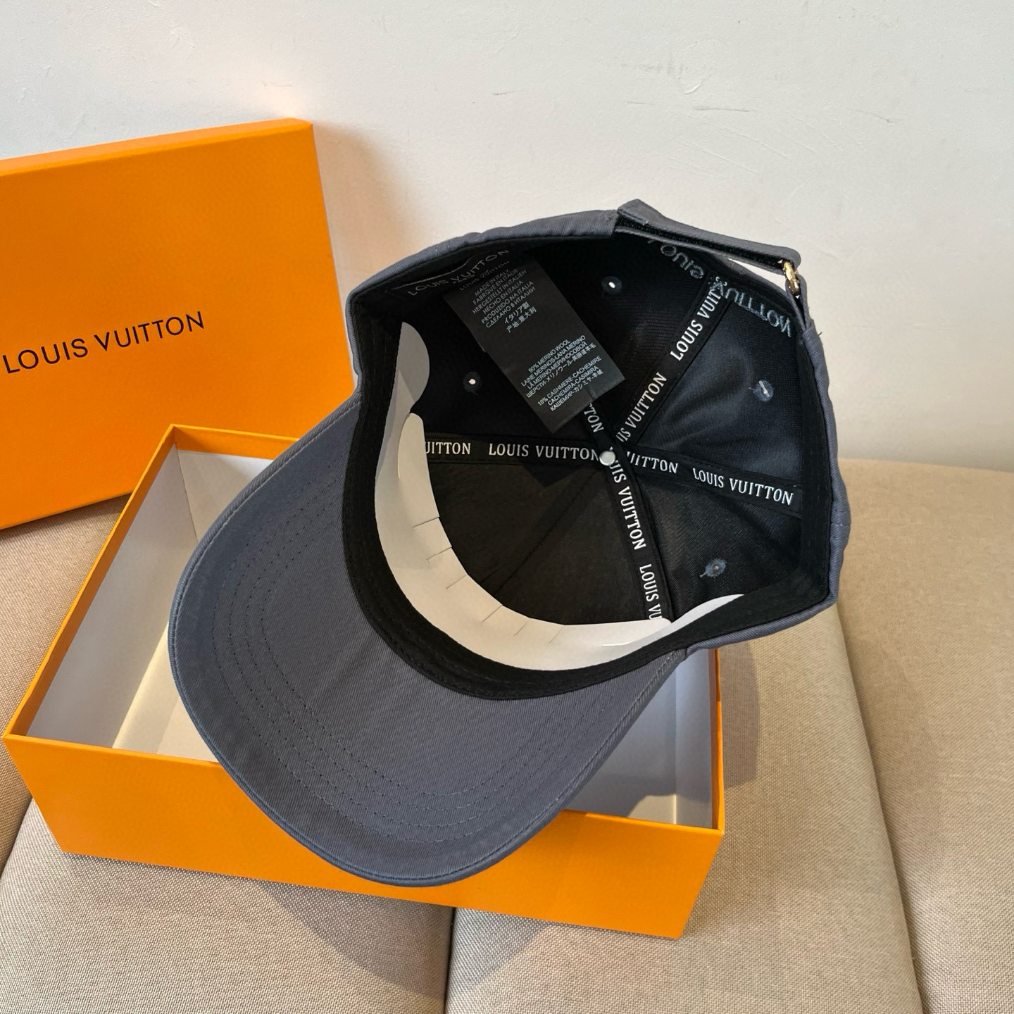 🧢路易威登棒球帽 LouisVuitton😍新款LV棒球帽，重工打造♥️高端大气，百搭款🤗男女通用！跑量