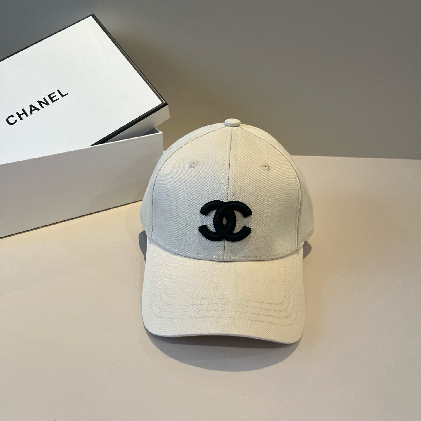 NO:359191,Chanel CHANEL official new baseball cap, Xiaoxiang classic simple, fashionable and casual design New hat, straw hat, fisherman hat, baseball cap, hat, chanel, chanel, espadrilles, hats香奈儿CHANEL 官方新品棒球帽,小香经典简约,时尚休闲设计 跑量新品帽子草帽渔夫帽棒球帽,帽子,chanel,chanel,espadrilles,hats,hat