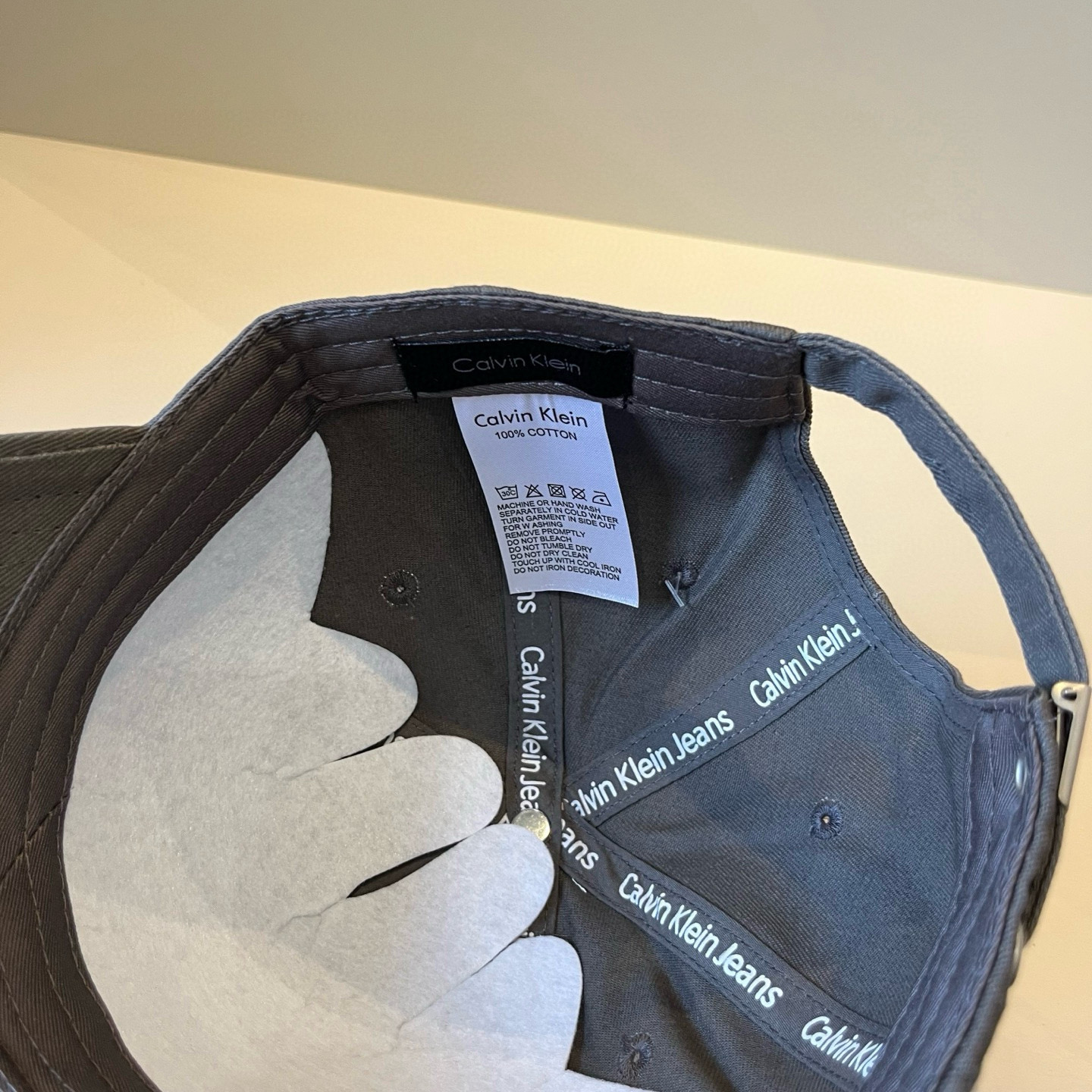  Calvin Klein，CKlogo棒球帽 请认准高端品质市场唯一对版，小红书推荐，时尚百搭，众多明