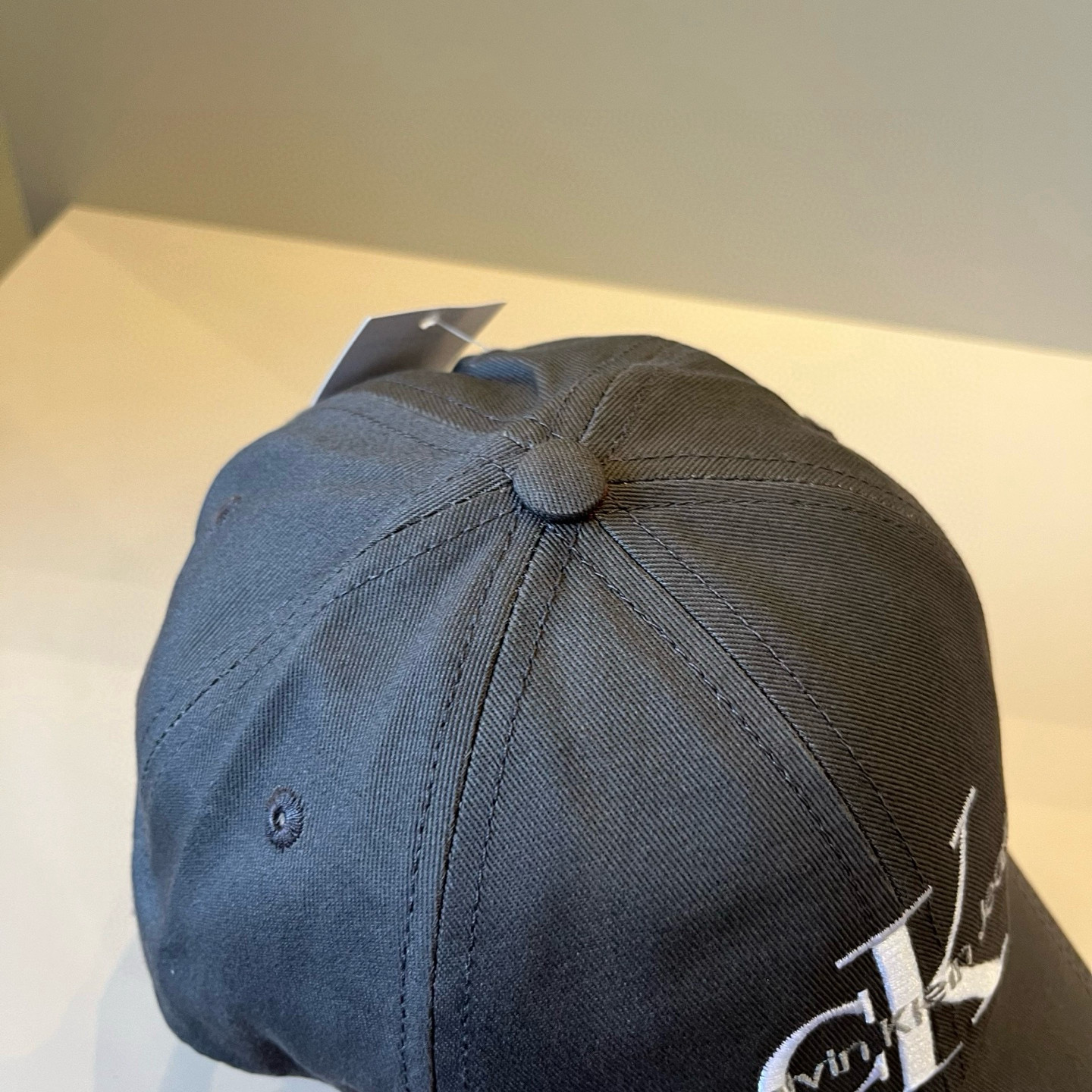  Calvin Klein，CKlogo棒球帽 请认准高端品质市场唯一对版，小红书推荐，时尚百搭，众多明