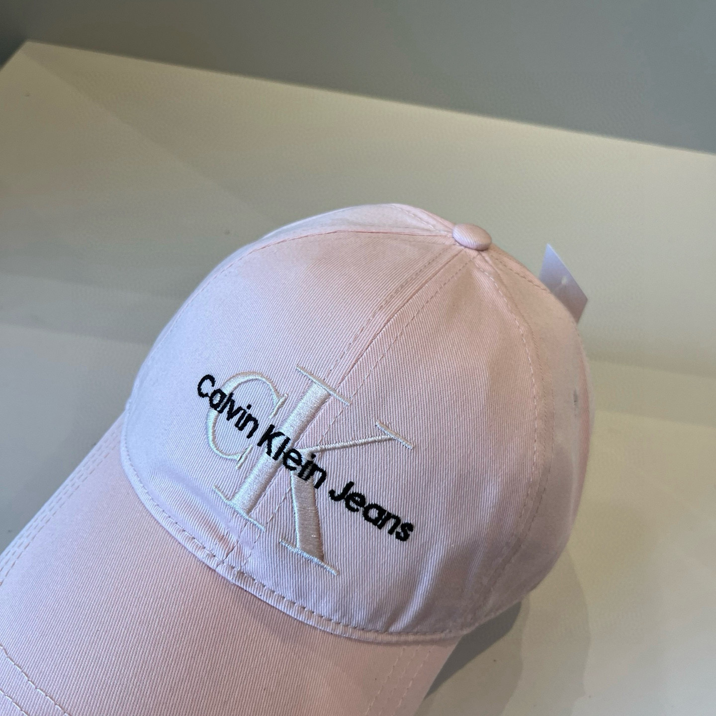  Calvin Klein，CKlogo棒球帽 请认准高端品质市场唯一对版，小红书推荐，时尚百搭，众多明