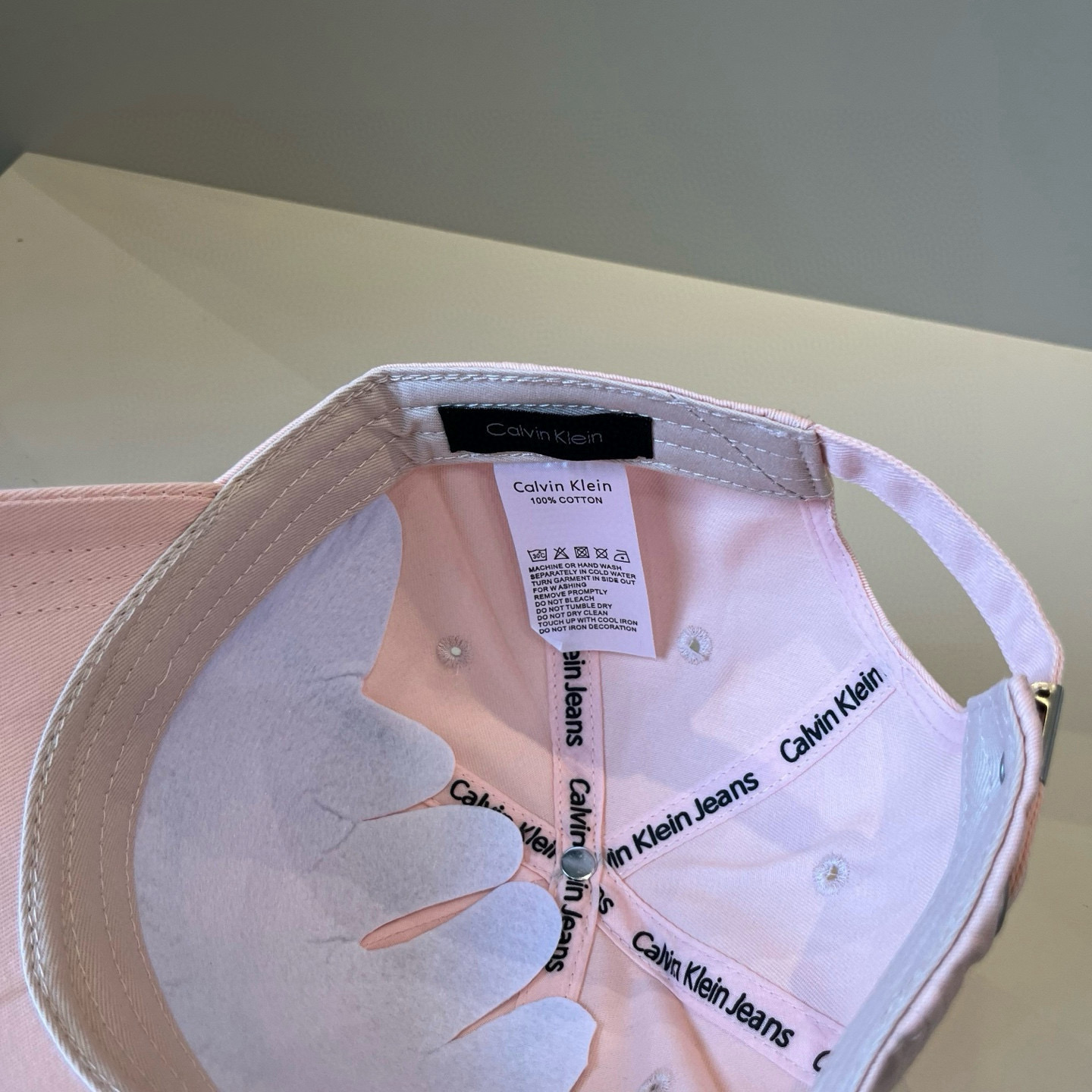  Calvin Klein，CKlogo棒球帽 请认准高端品质市场唯一对版，小红书推荐，时尚百搭，众多明