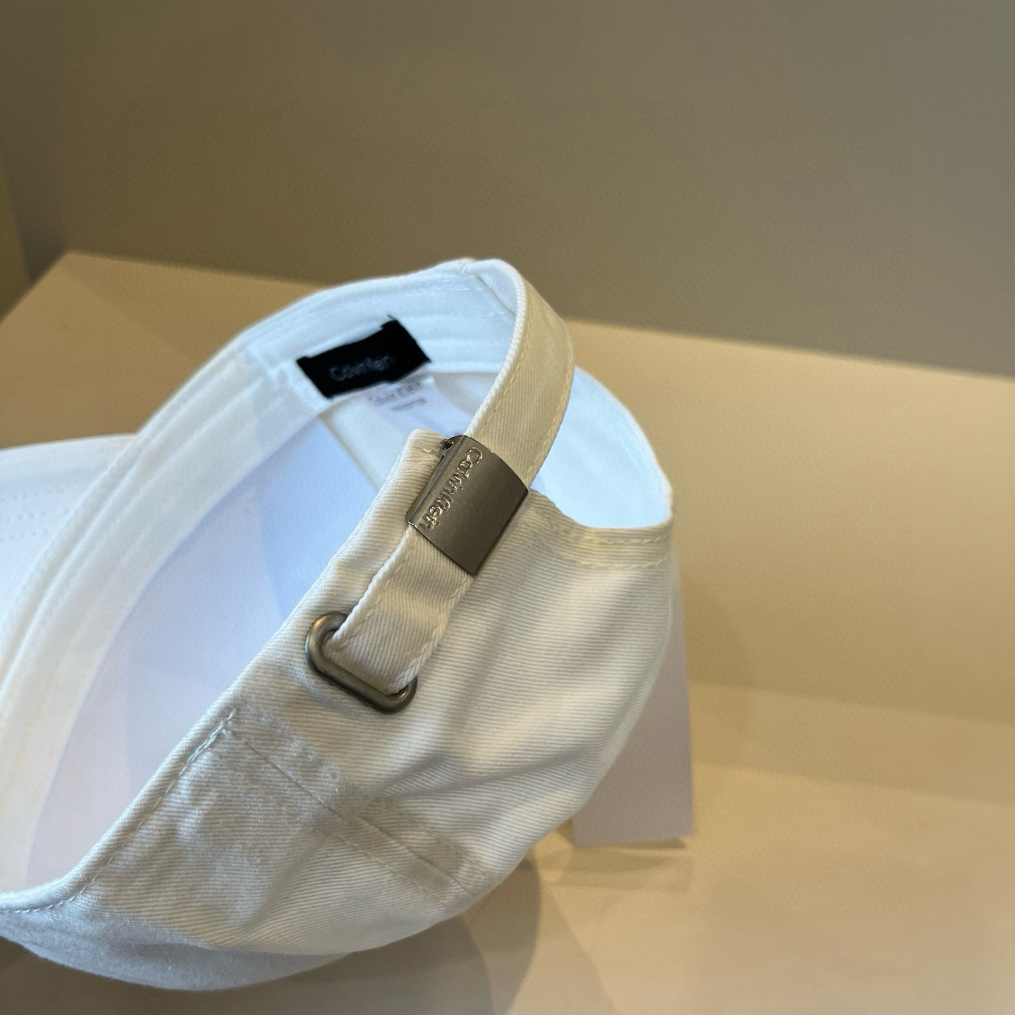  Calvin Klein，CKlogo棒球帽 请认准高端品质市场唯一对版，小红书推荐，时尚百搭，众多明