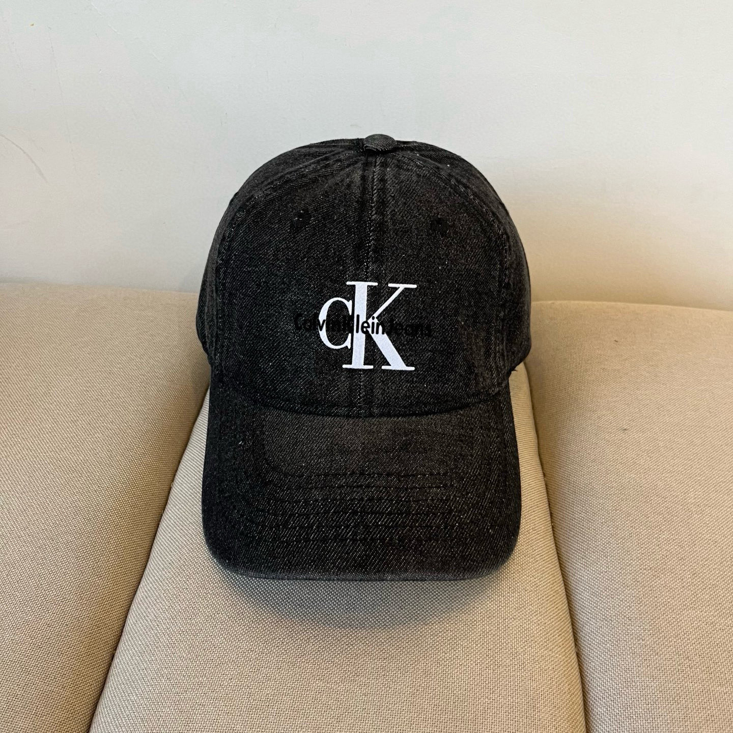  Calvin Klein，CKlogo棒球帽 请认准高端品质市场唯一对版，小红书推荐，时尚百搭，众多明