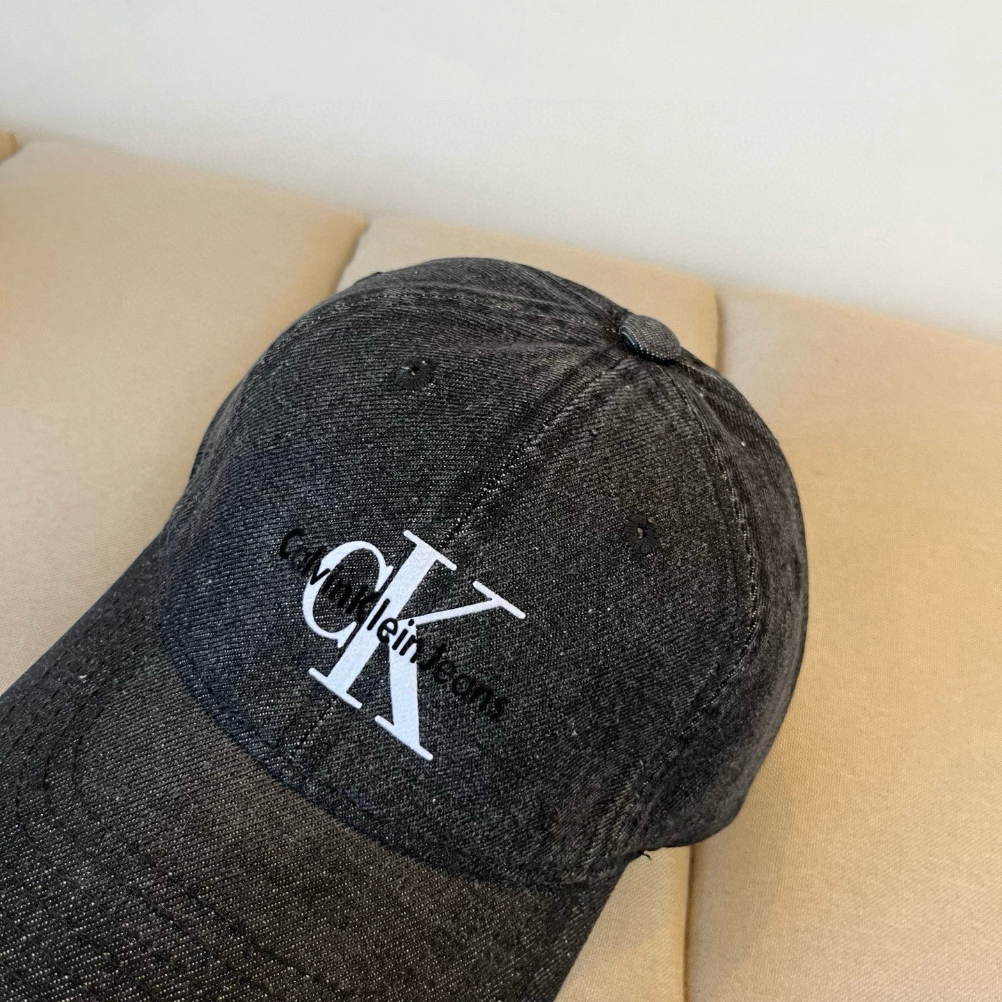  Calvin Klein，CKlogo棒球帽 请认准高端品质市场唯一对版，小红书推荐，时尚百搭，众多明