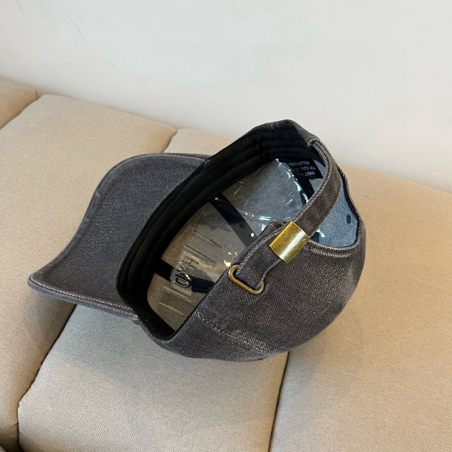  Calvin Klein，CKlogo棒球帽 请认准高端品质市场唯一对版，小红书推荐，时尚百搭，众多明