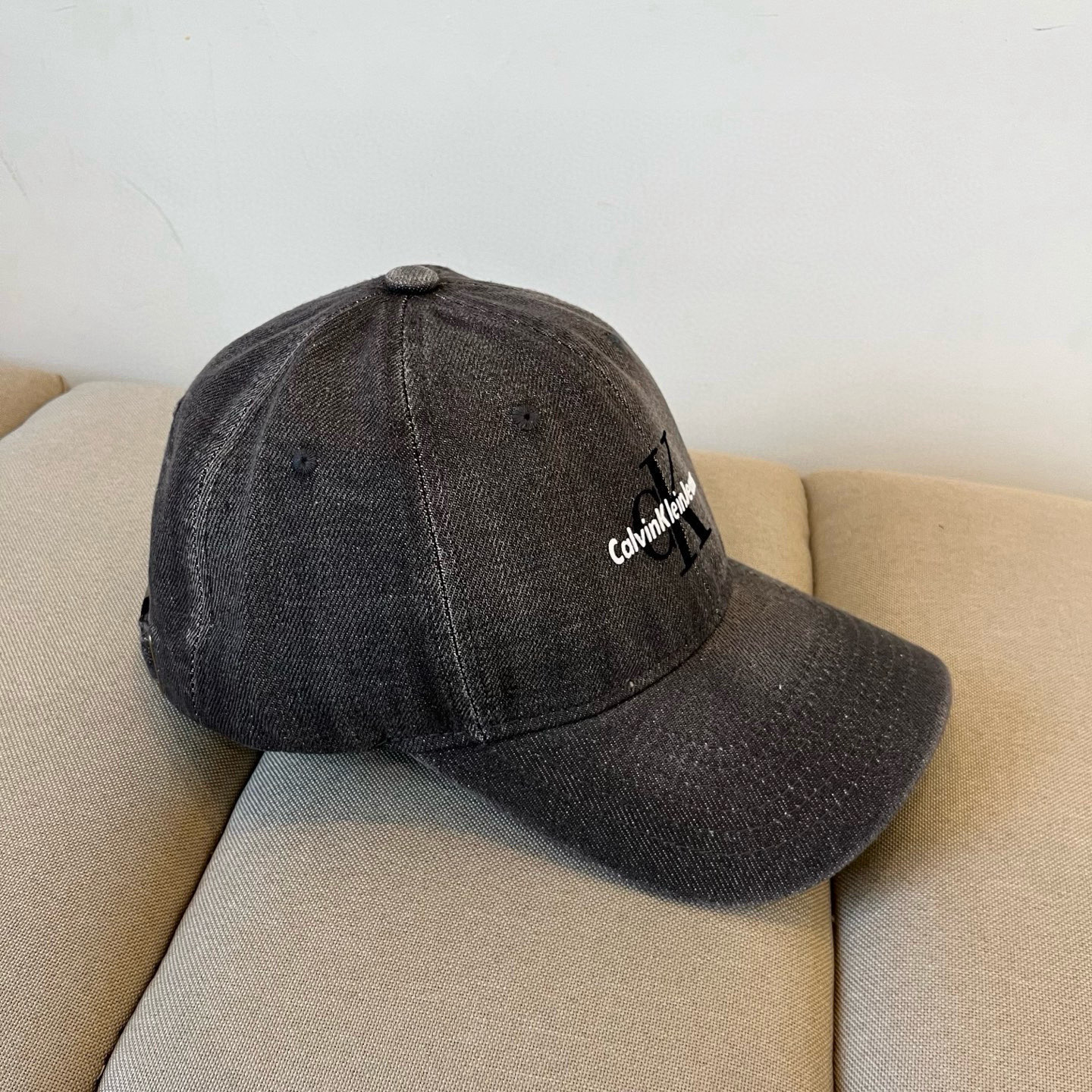  Calvin Klein，CKlogo棒球帽 请认准高端品质市场唯一对版，小红书推荐，时尚百搭，众多明