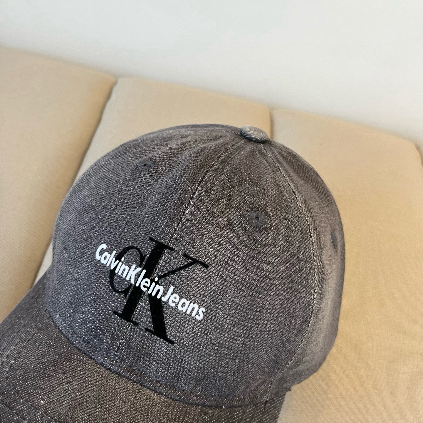  Calvin Klein，CKlogo棒球帽 请认准高端品质市场唯一对版，小红书推荐，时尚百搭，众多明