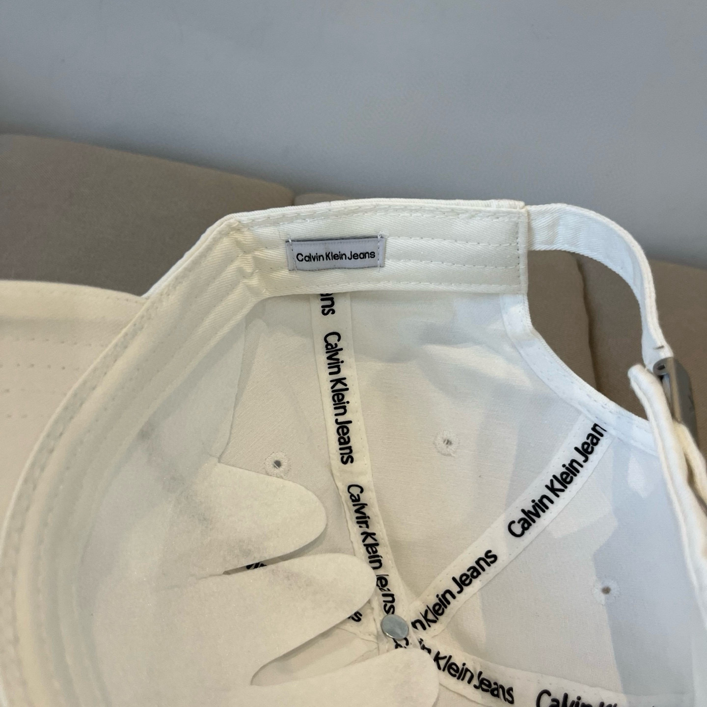  Calvin Klein，CKlogo棒球帽 请认准高端品质市场唯一对版，小红书推荐，时尚百搭，众多明