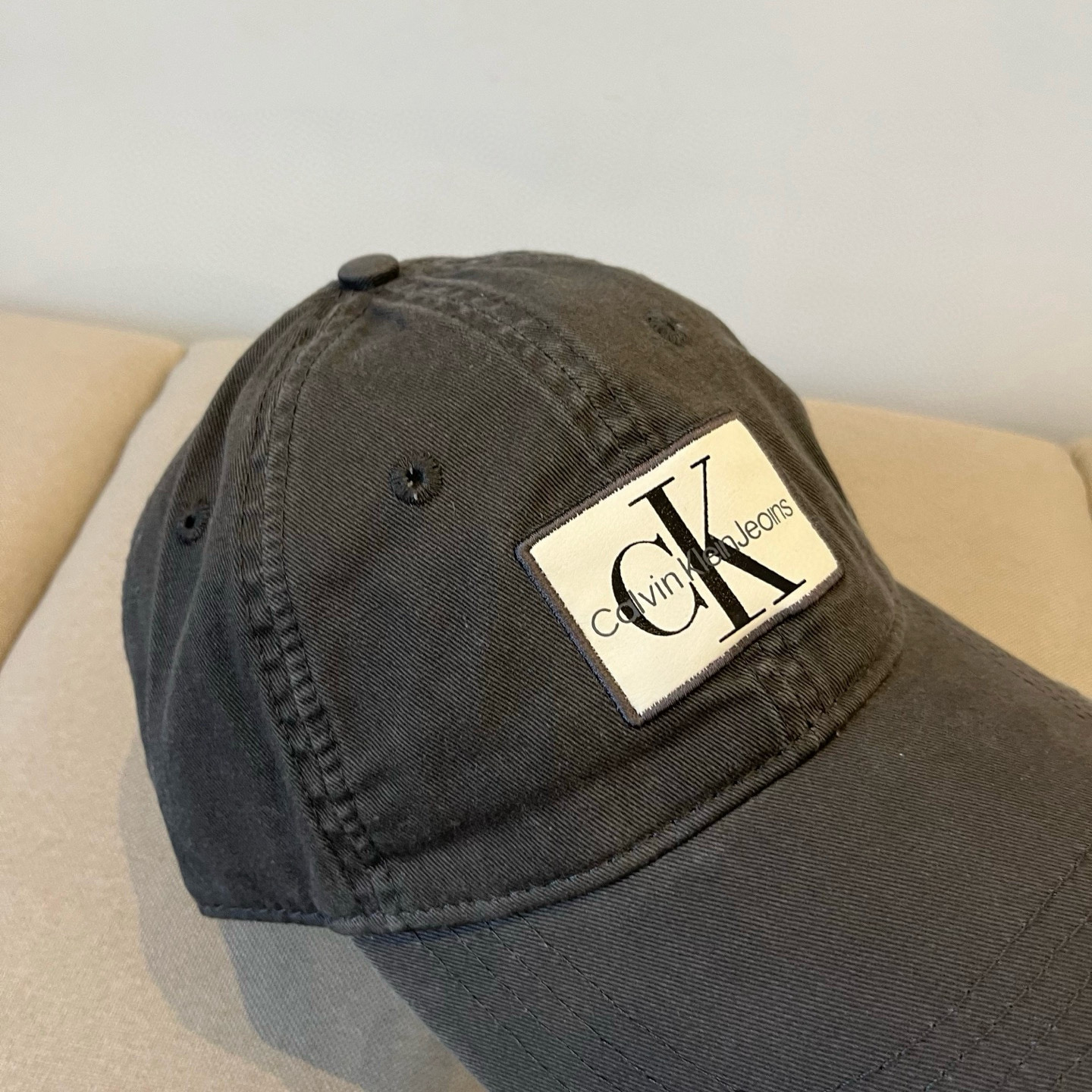  Calvin Klein，CKlogo棒球帽 请认准高端品质市场唯一对版，小红书推荐，时尚百搭，众多明