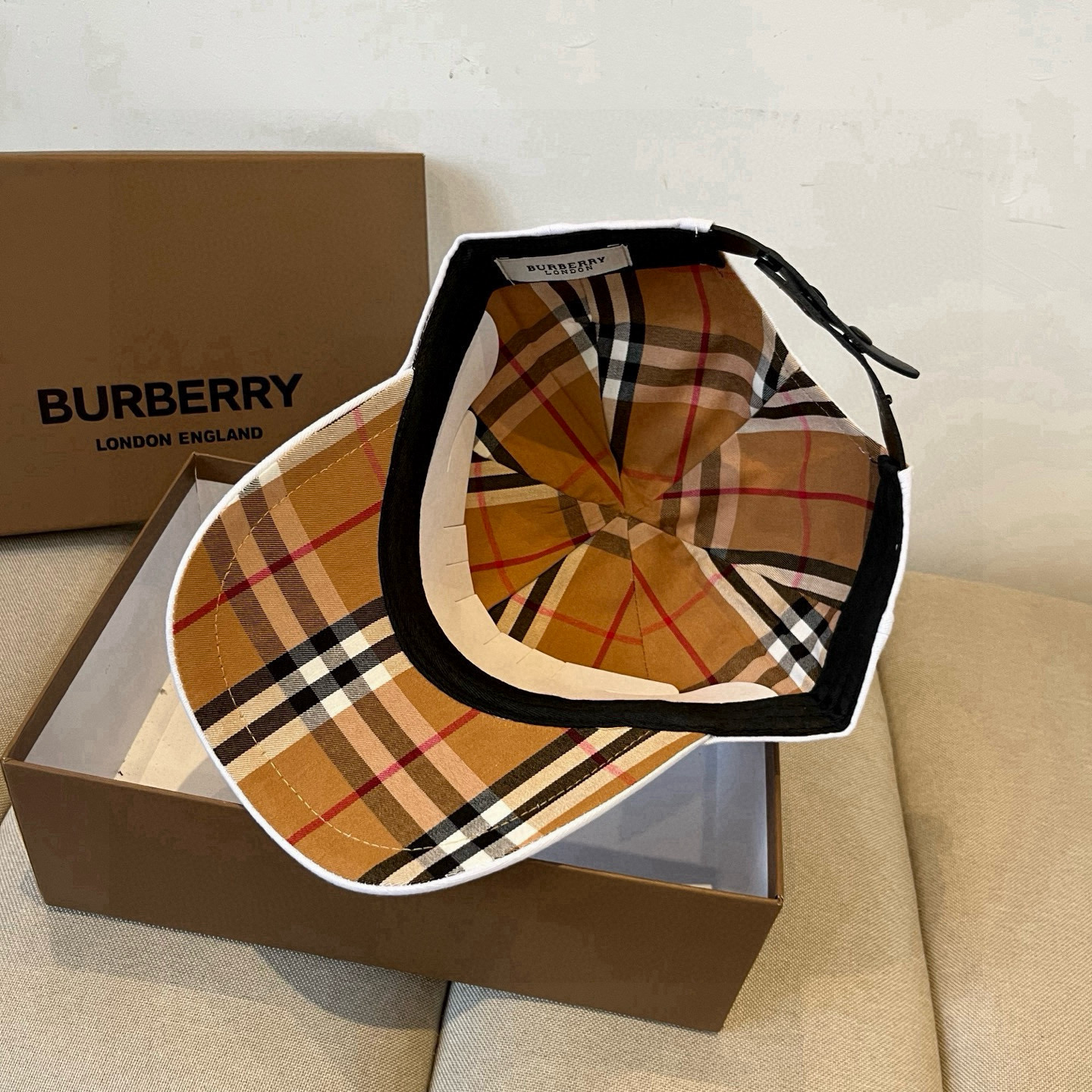  BURBERRY巴宝利早春新款棒球帽，简约尚时风，男女同款！高质品，尊享品质感！