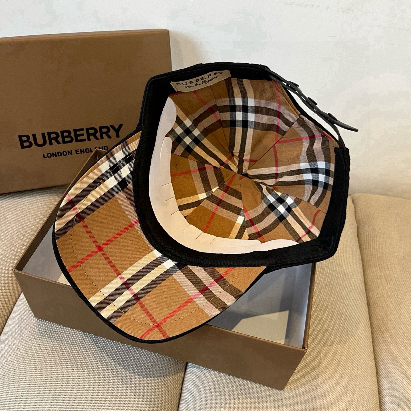  BURBERRY巴宝利早春新款棒球帽，简约尚时风，男女同款！高质品，尊享品质感！