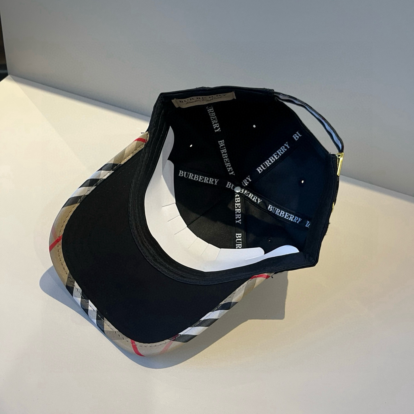  BURBERRY巴宝利早春新款棒球帽，简约尚时风，男女同款！高质品，尊享品质感！