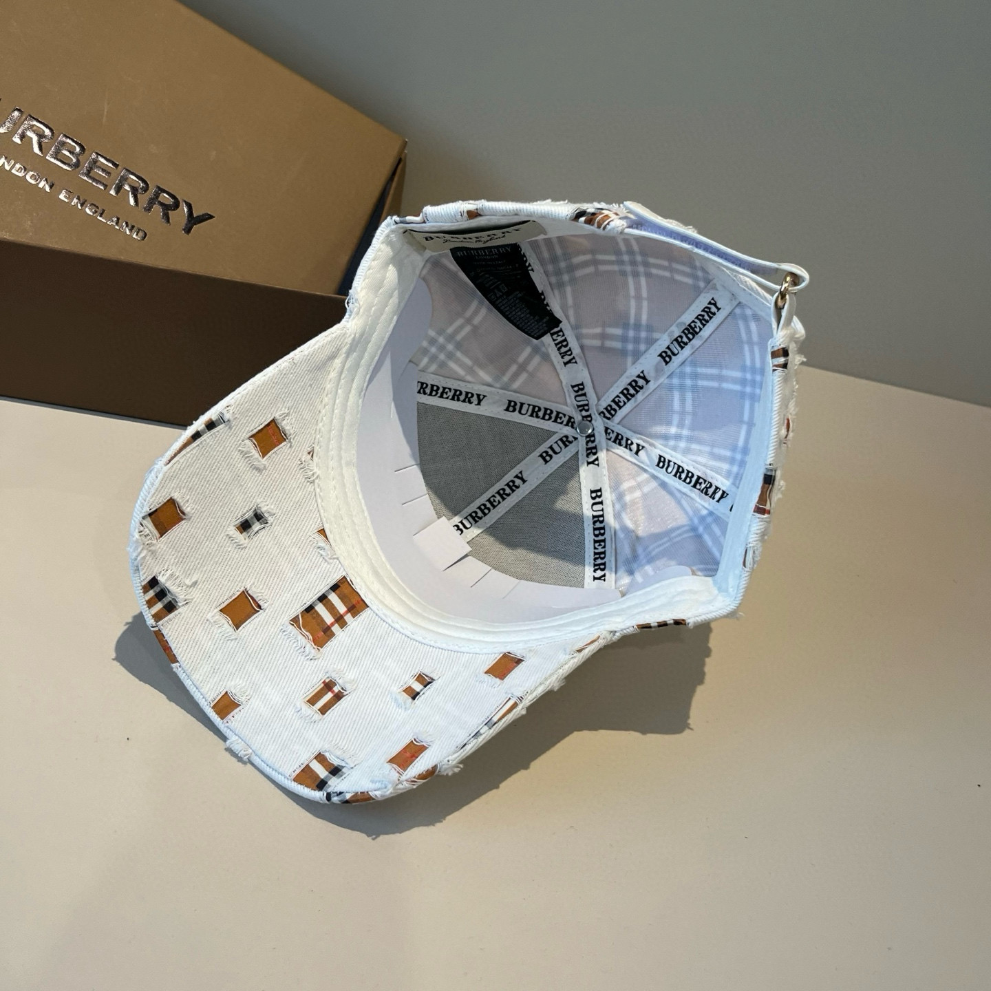  BURBERRY巴宝利早春新款棒球帽，简约尚时风，男女同款！高质品，尊享品质感！