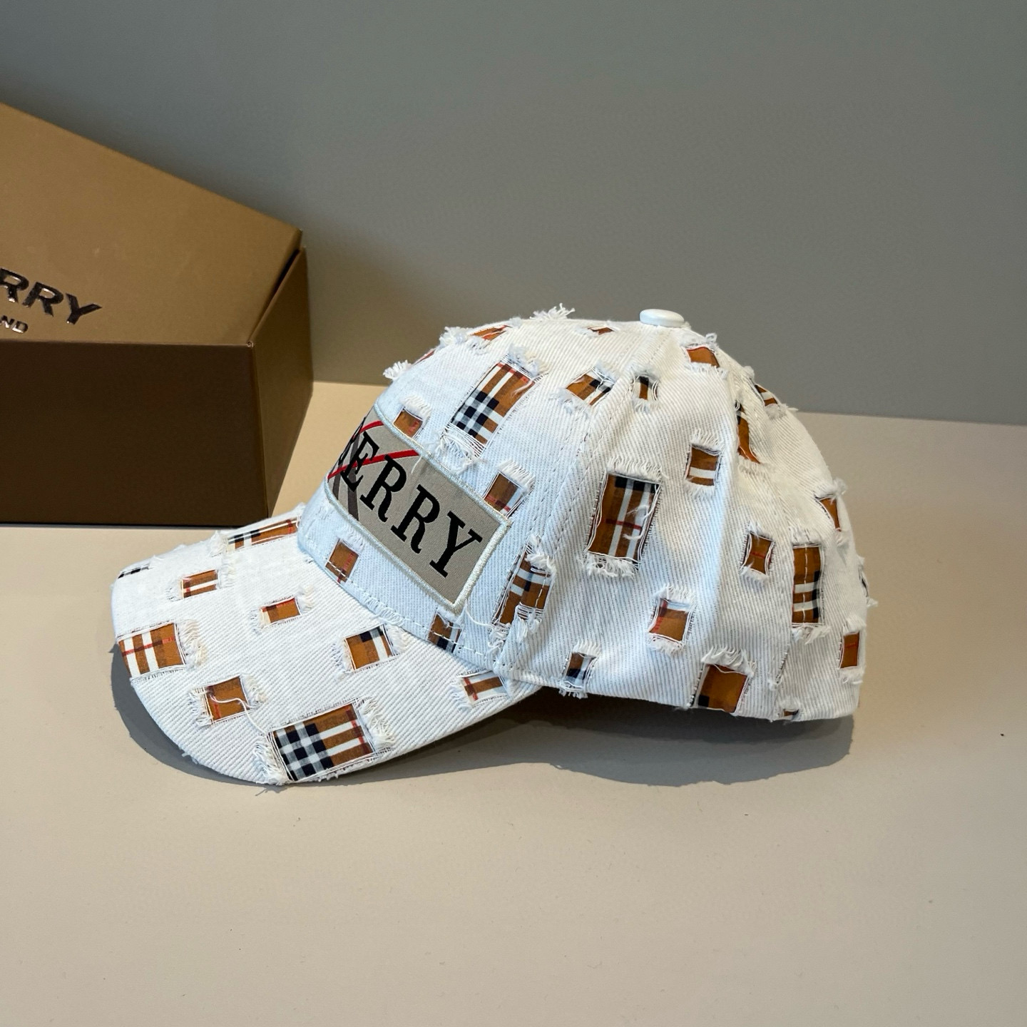  BURBERRY巴宝利早春新款棒球帽，简约尚时风，男女同款！高质品，尊享品质感！