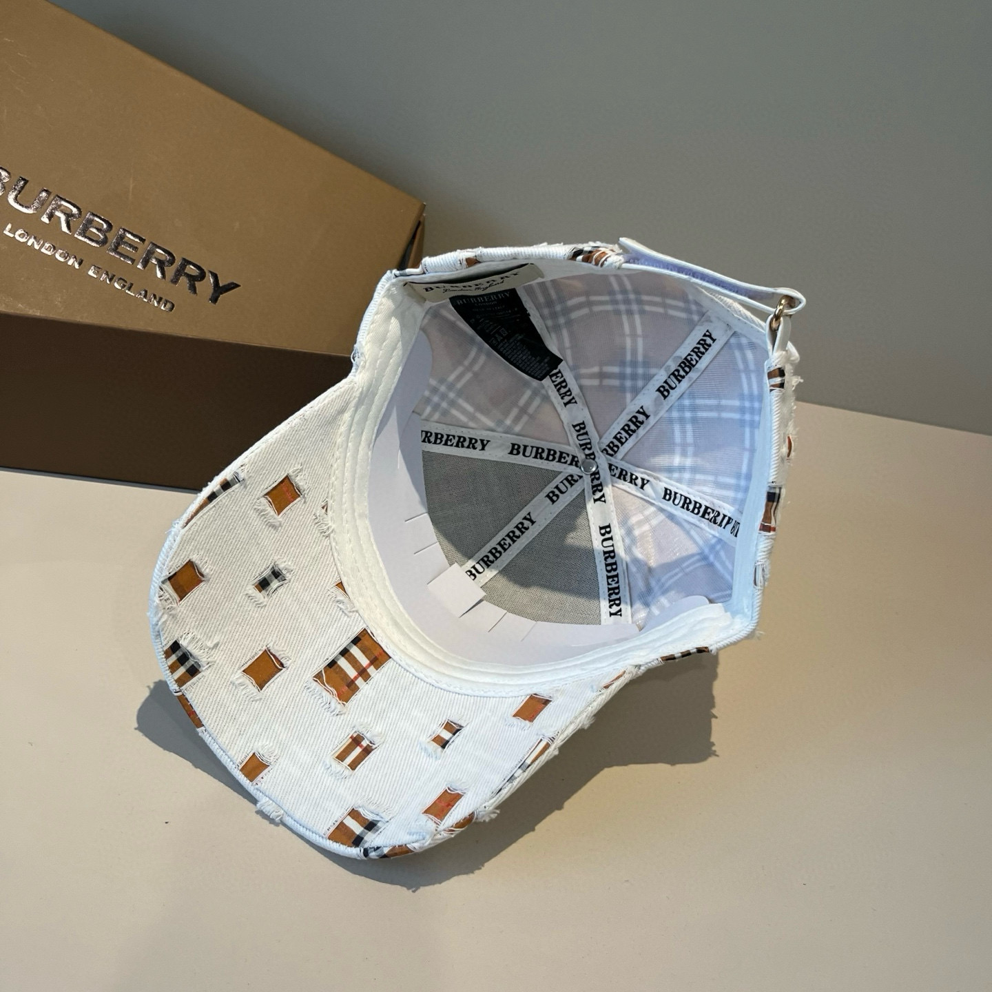  BURBERRY巴宝利早春新款棒球帽，简约尚时风，男女同款！高质品，尊享品质感！